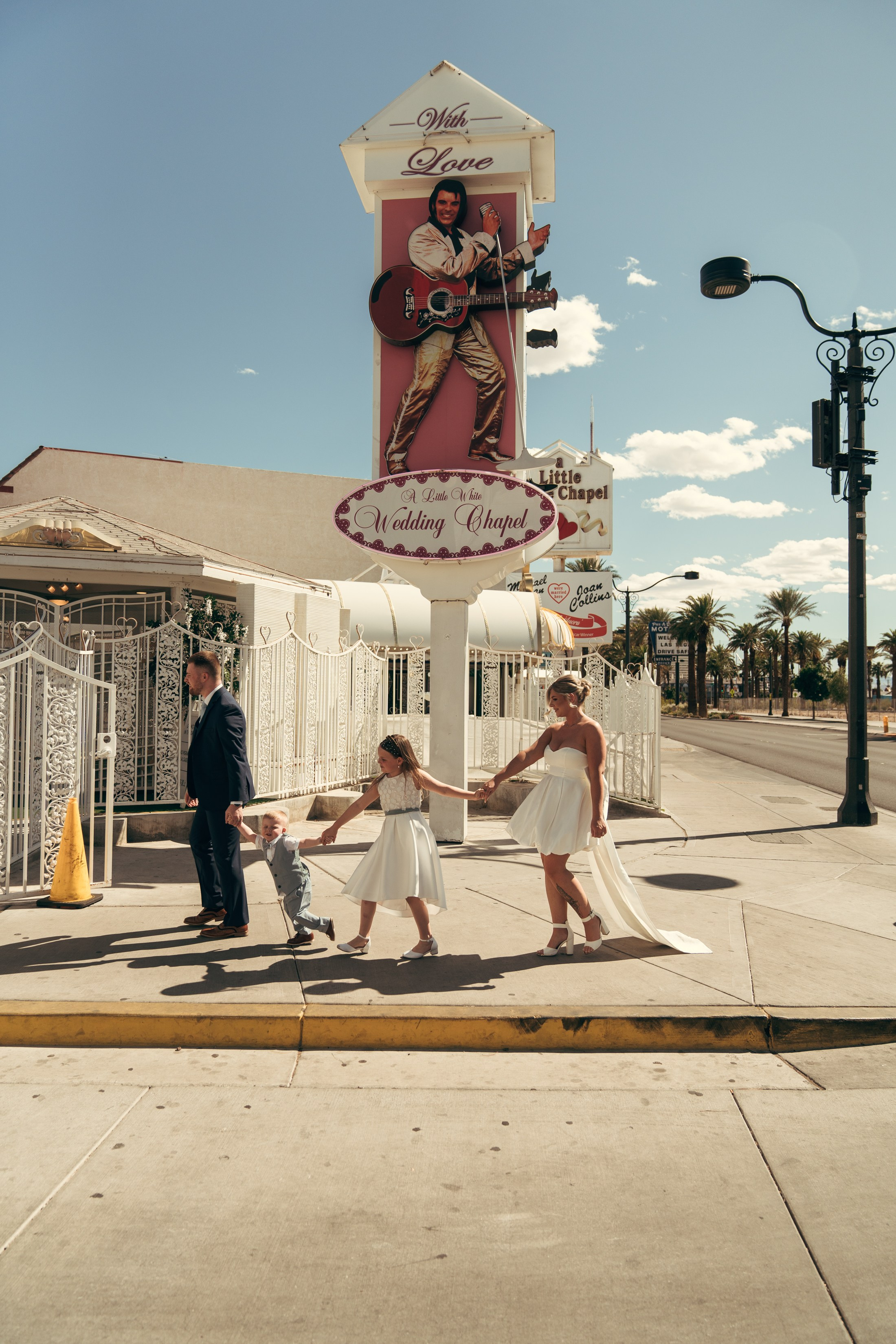 Lauren&Callum. Wedding & elopement photographer Viktoriya Kravtsov. Las Vegas