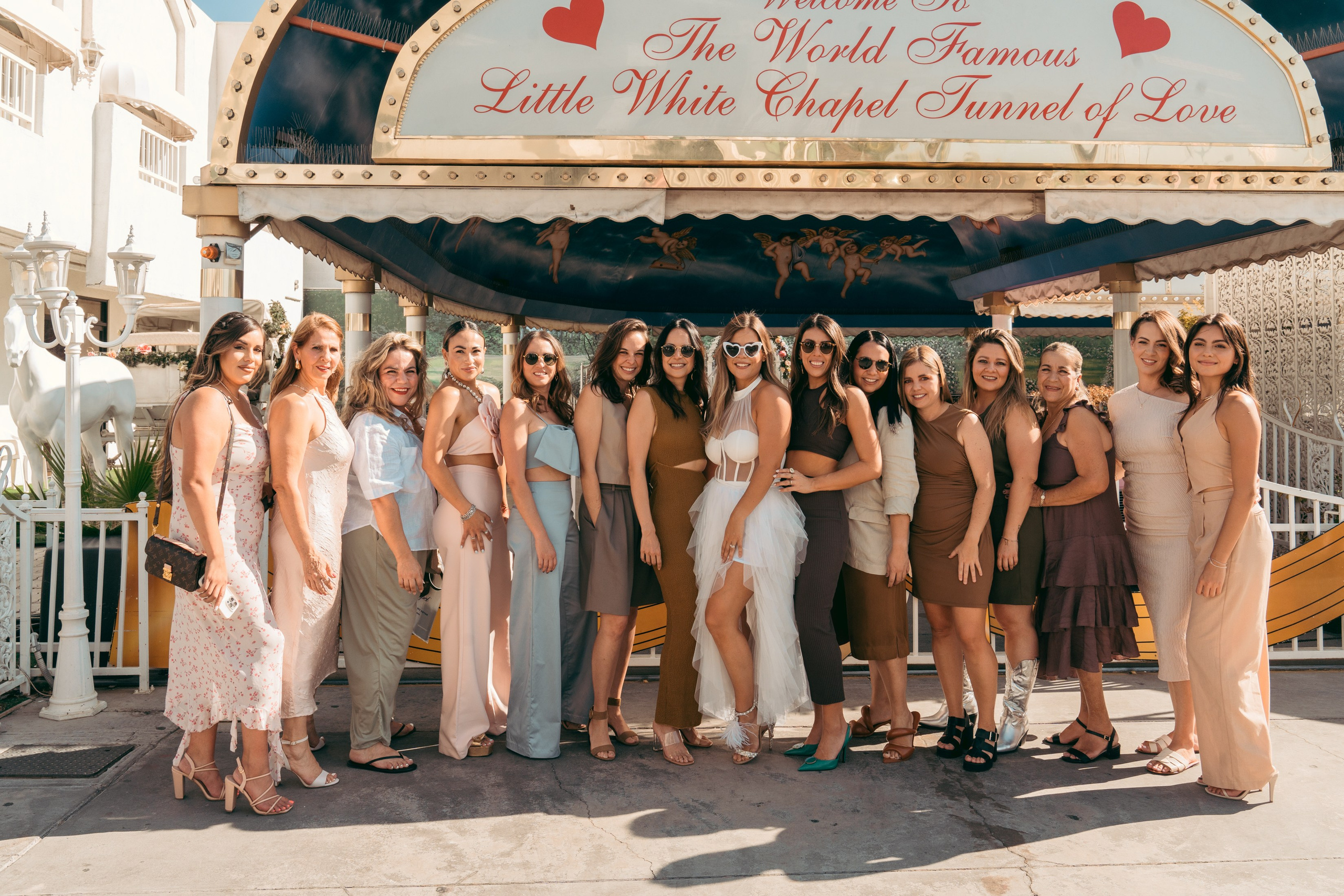 Paulina&Manuel. Wedding & elopement photographer Viktoriya Kravtsov. Las Vegas