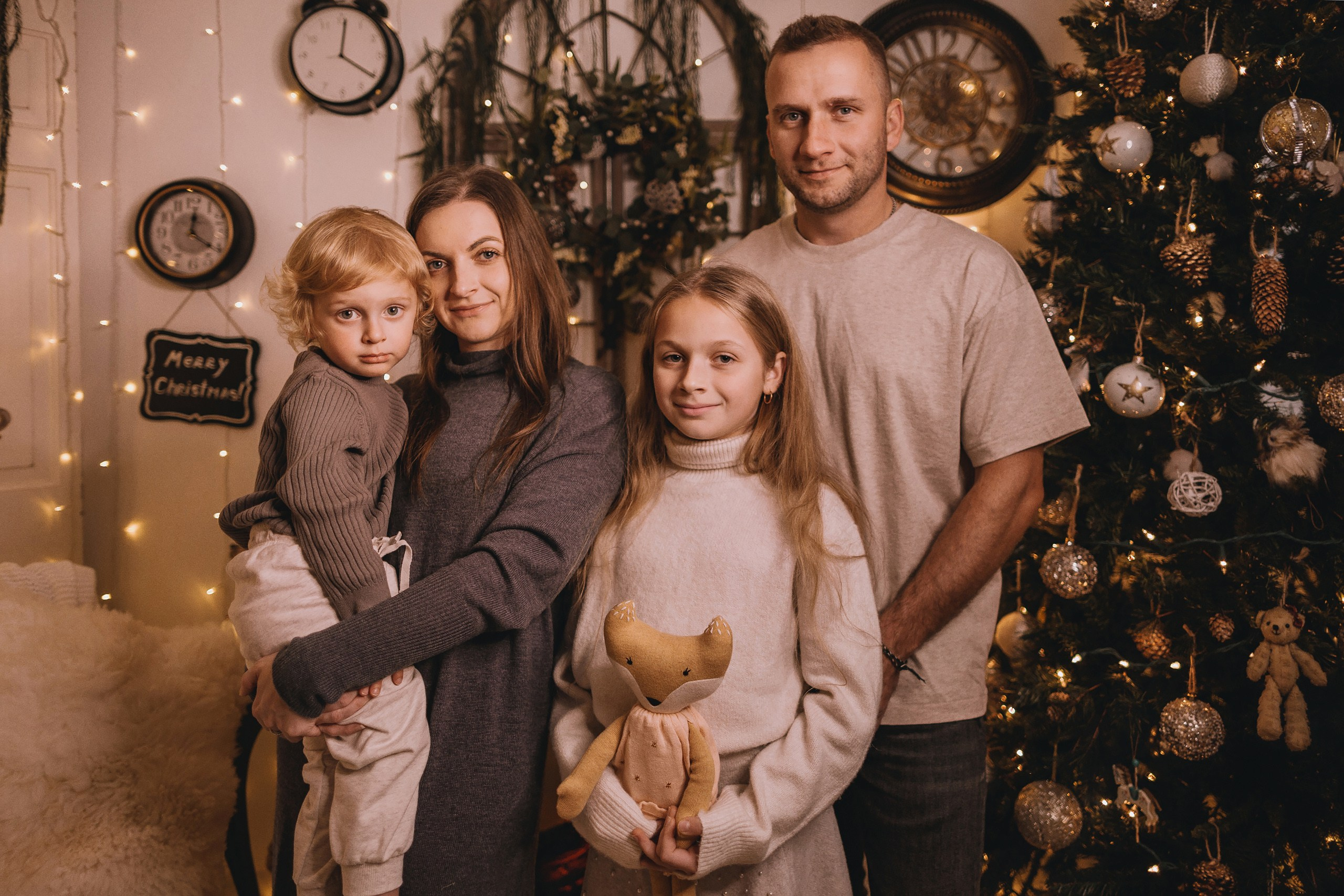 11.15.2025 Christmas Photoshoot. Wedding family event photographer in Chicago Nick Yushevich