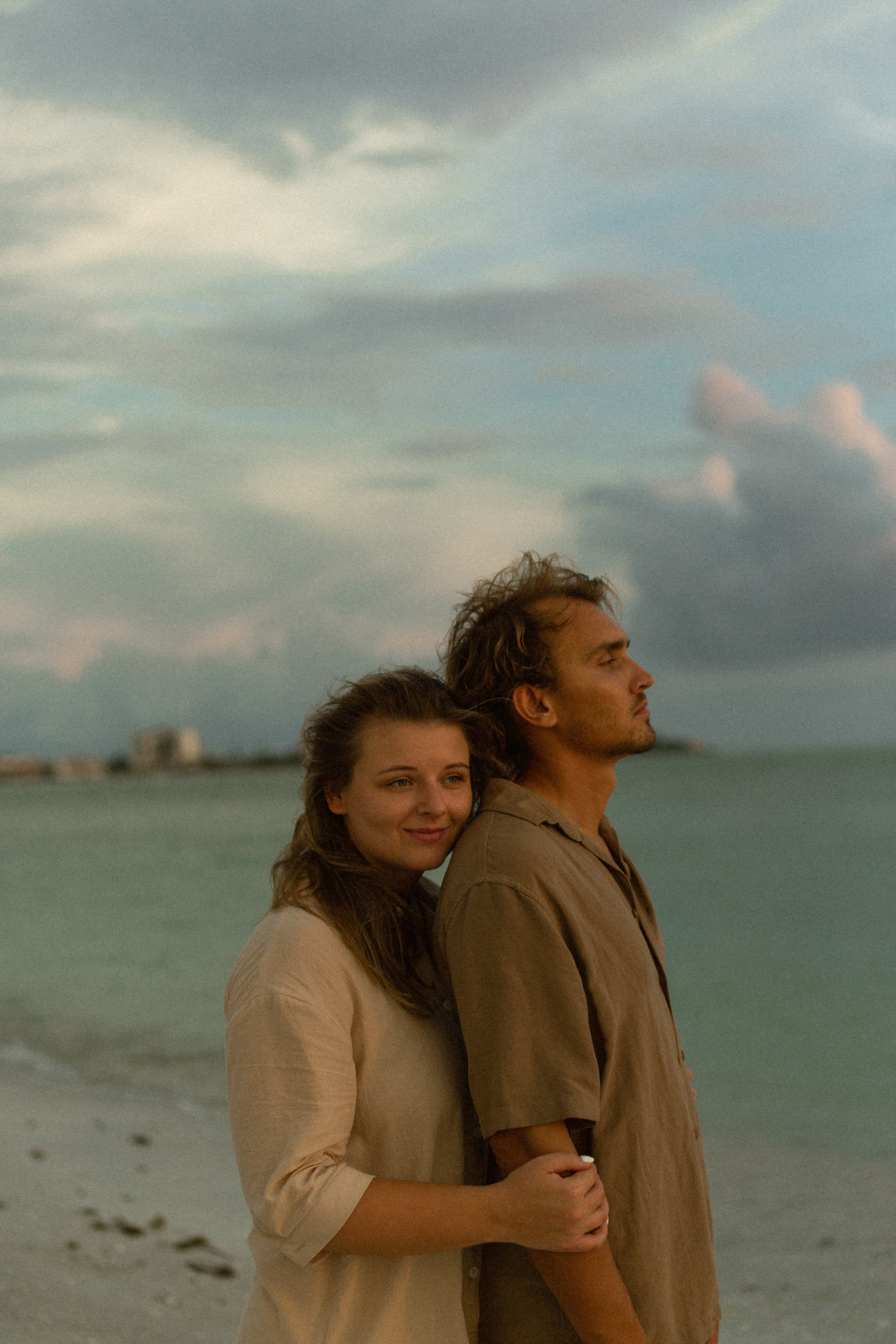 Olya & Misha. Ocean. Photographer Vladmir Gladkov