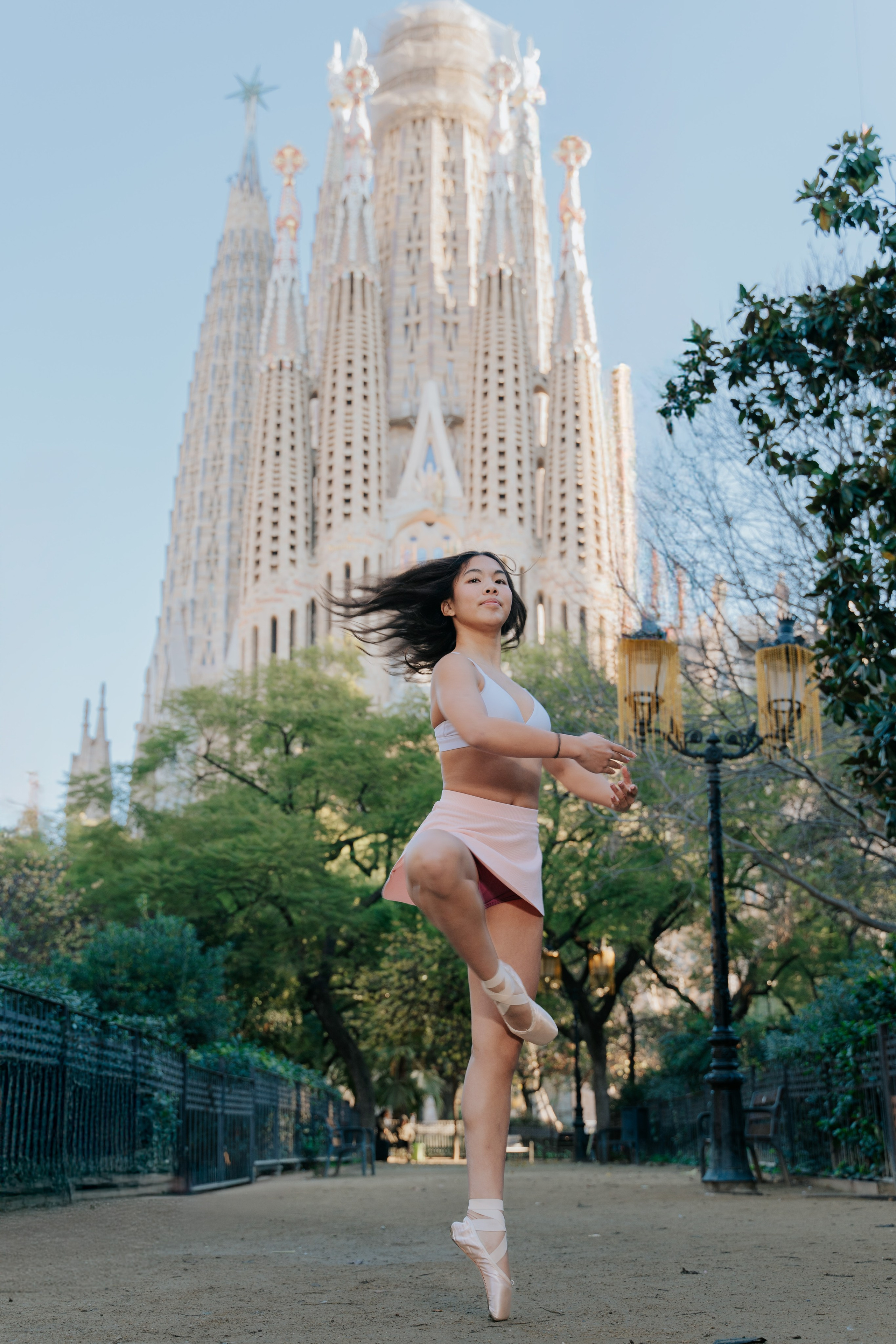 Barcelona photographer - dance photoshoot Sagrada Familia