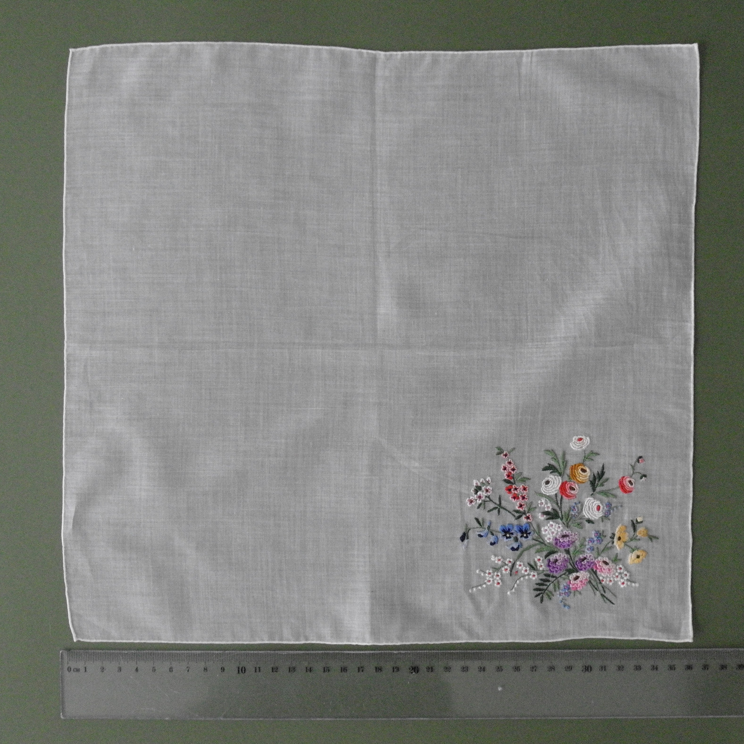 Lace napkins3. Современнные и актикварные украшения в Барселоне, Москве и Санкт-Петербурге