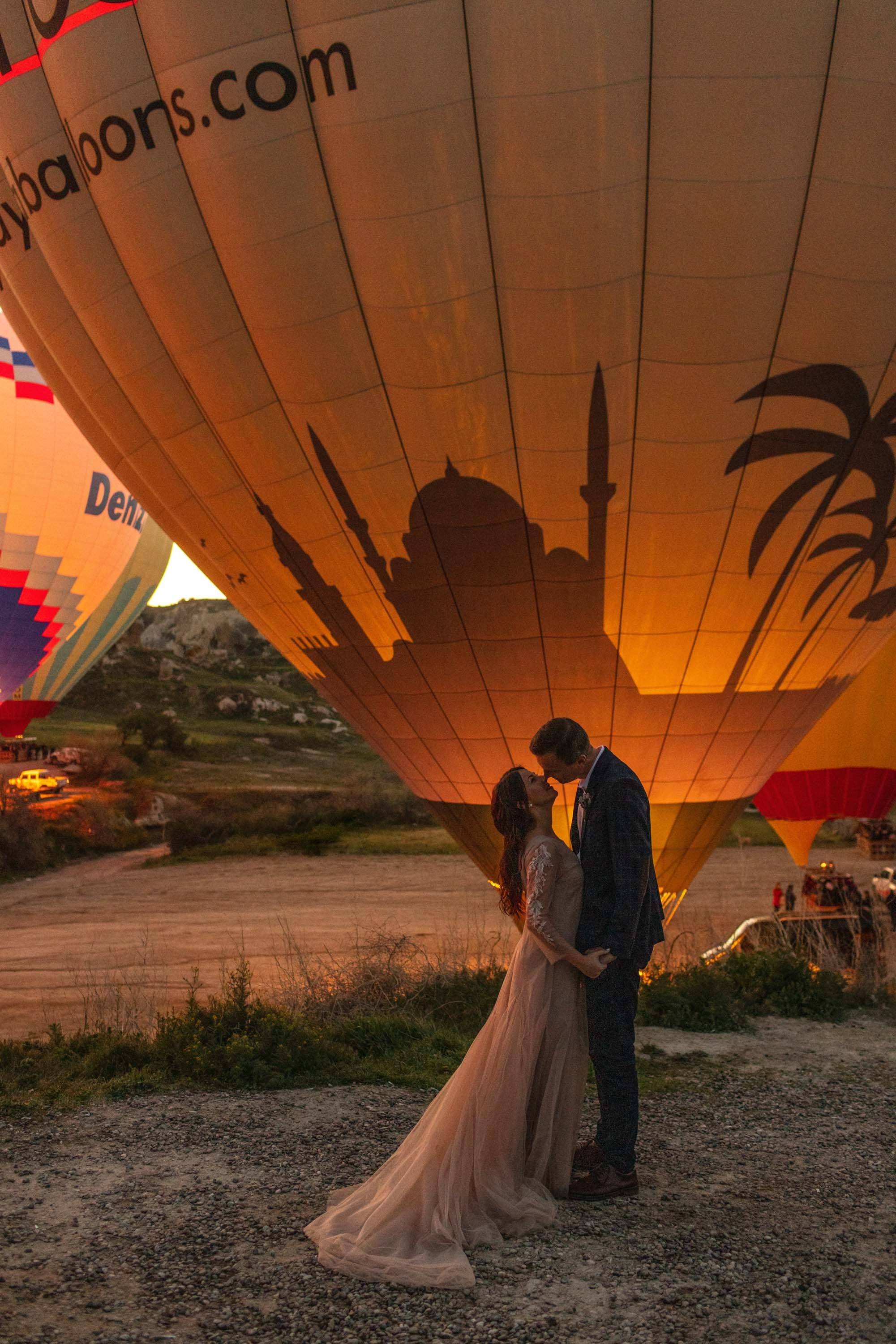 Magical Wedding Photoshoot in Cappadocia: Balloons, Caves, and Valleys. Julia Ganch I Fashion Wedding Photography I Cappadocia Turkey