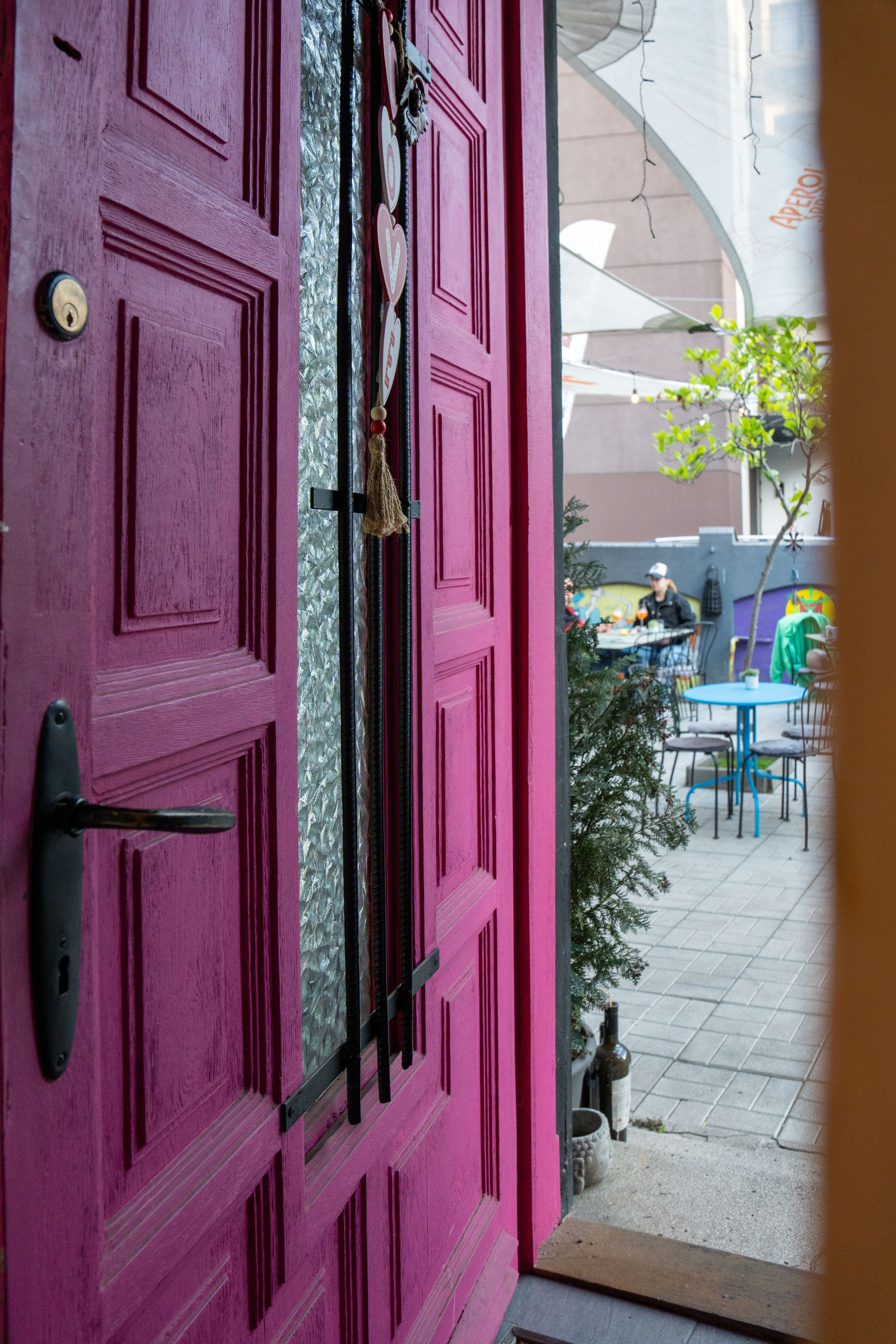 Adam’s. Creste si calatoreste