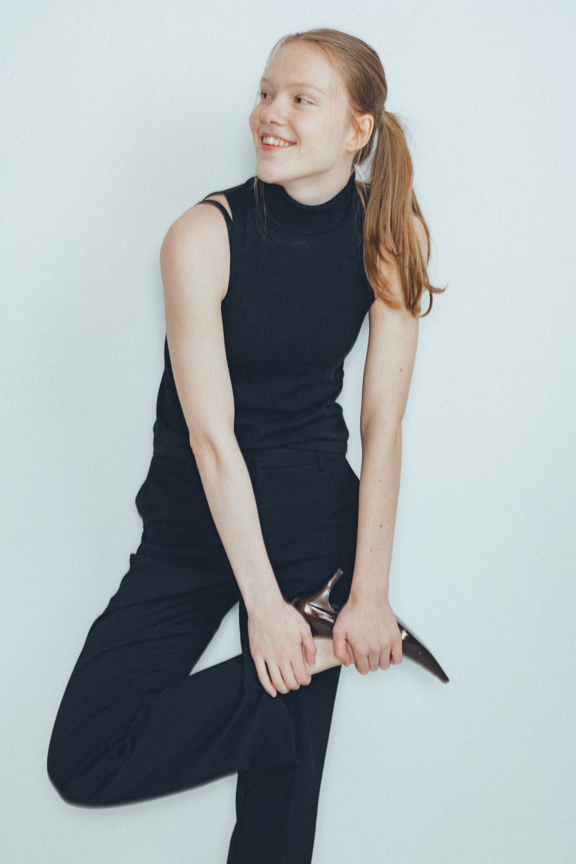 Mallikansiokuvaus. Valokuvaaja Lahti, Helsinki Elena Salonen