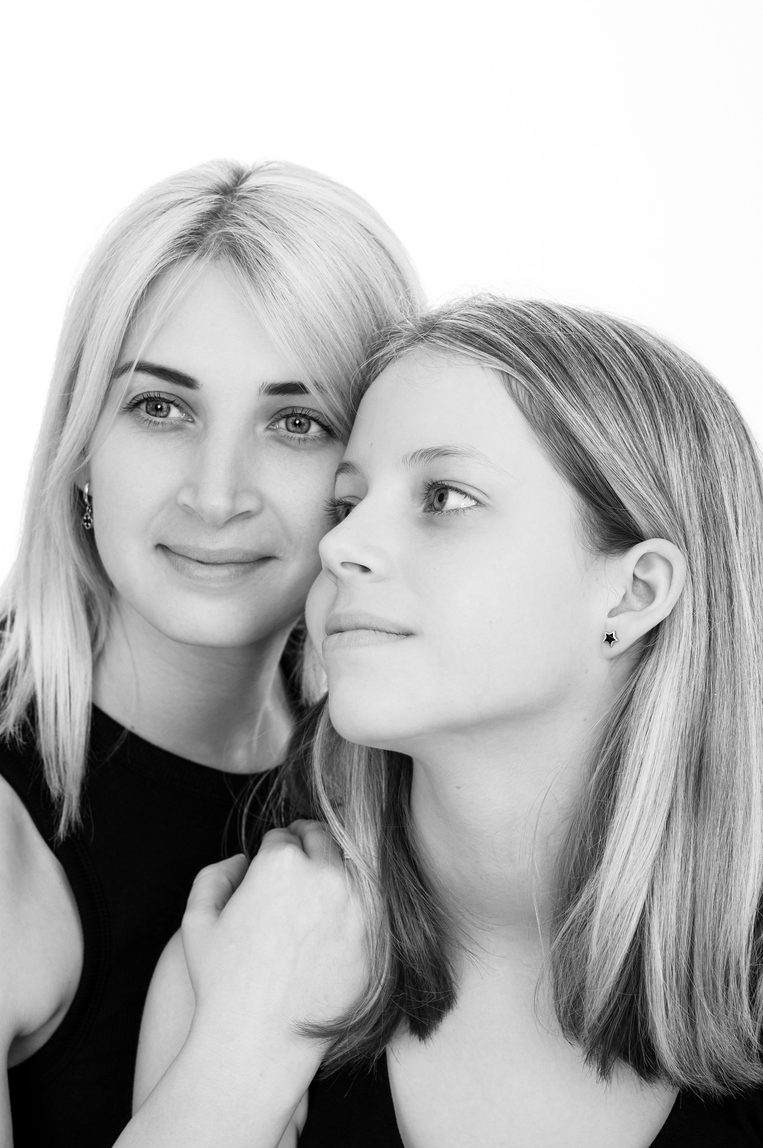 Анастасия и Каролина. Sākums