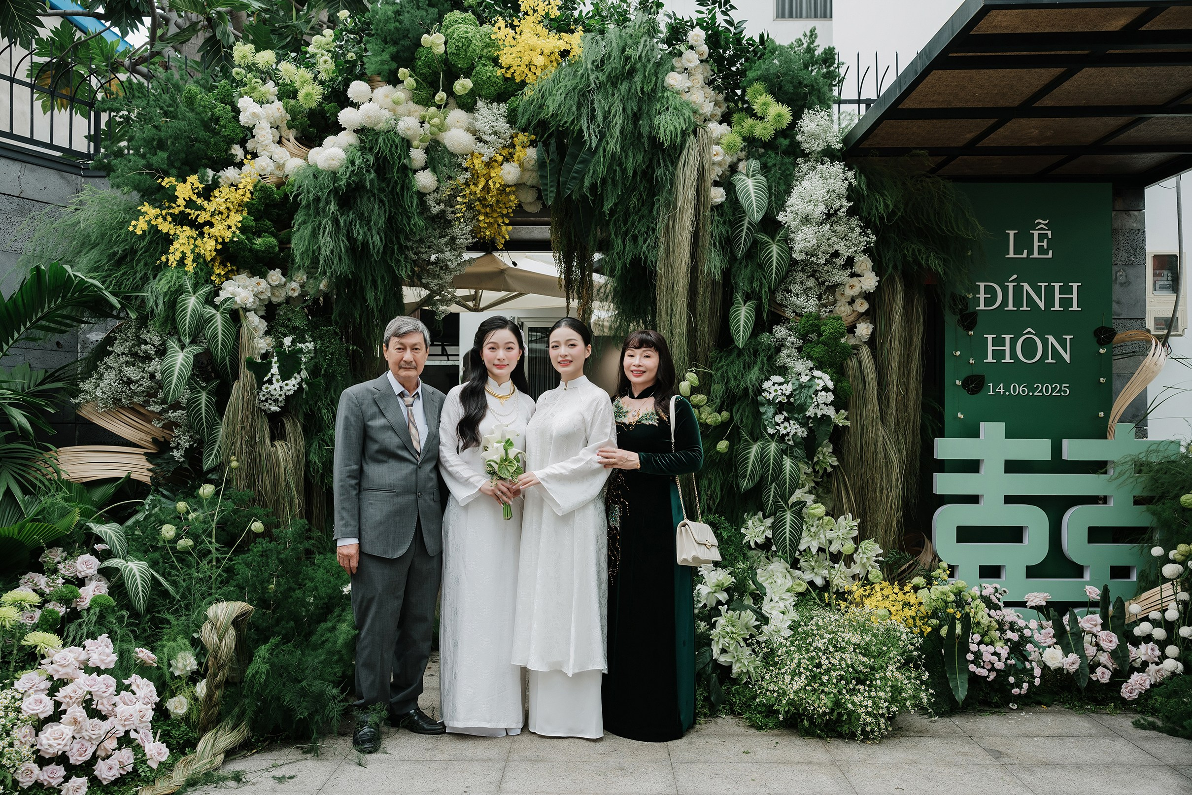 Engagement | NHI + LUAN & LINH + QUY. Saigon Wedding Present | Art Beyond Moments