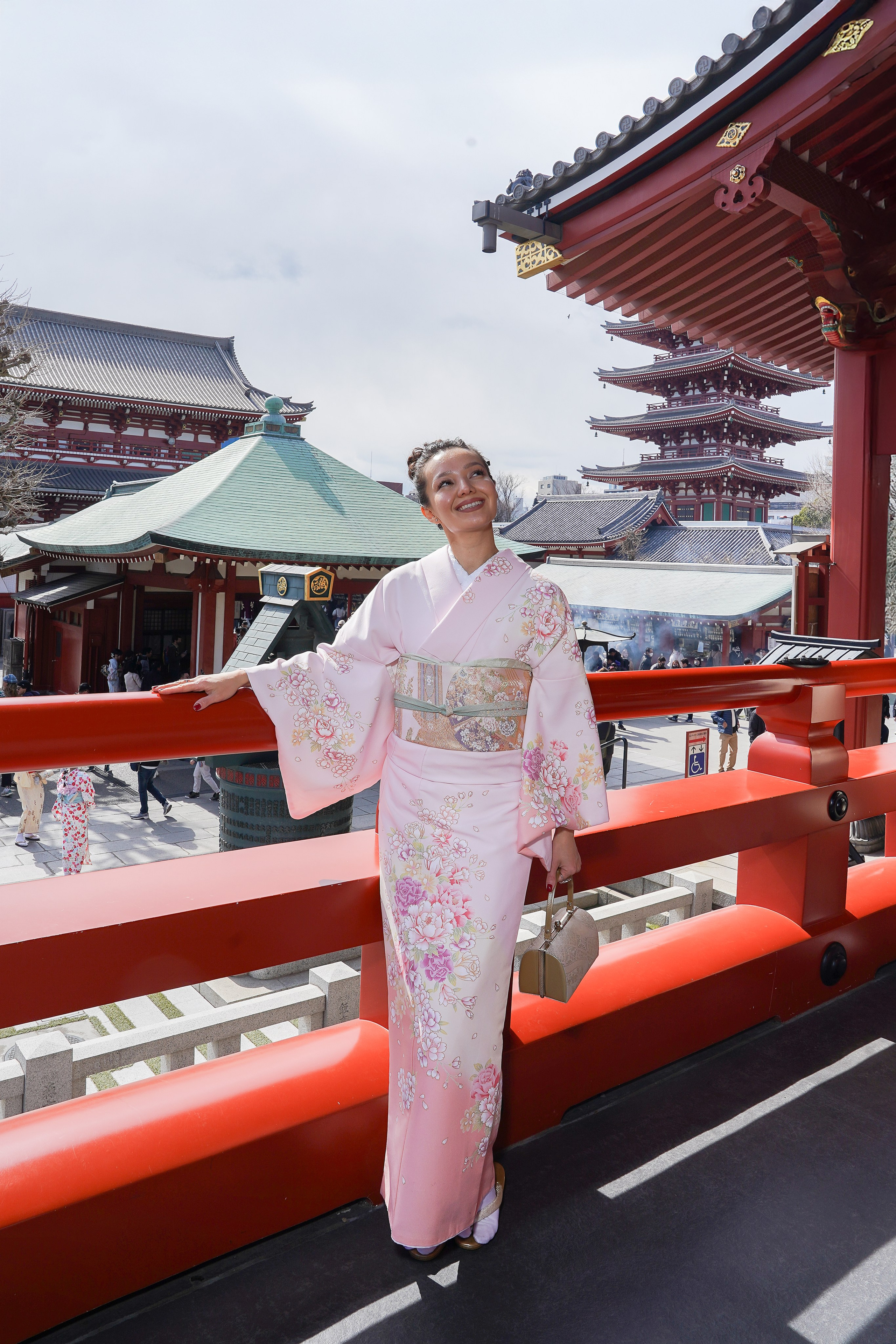 Khusnora. Фотограф в Токио Япония