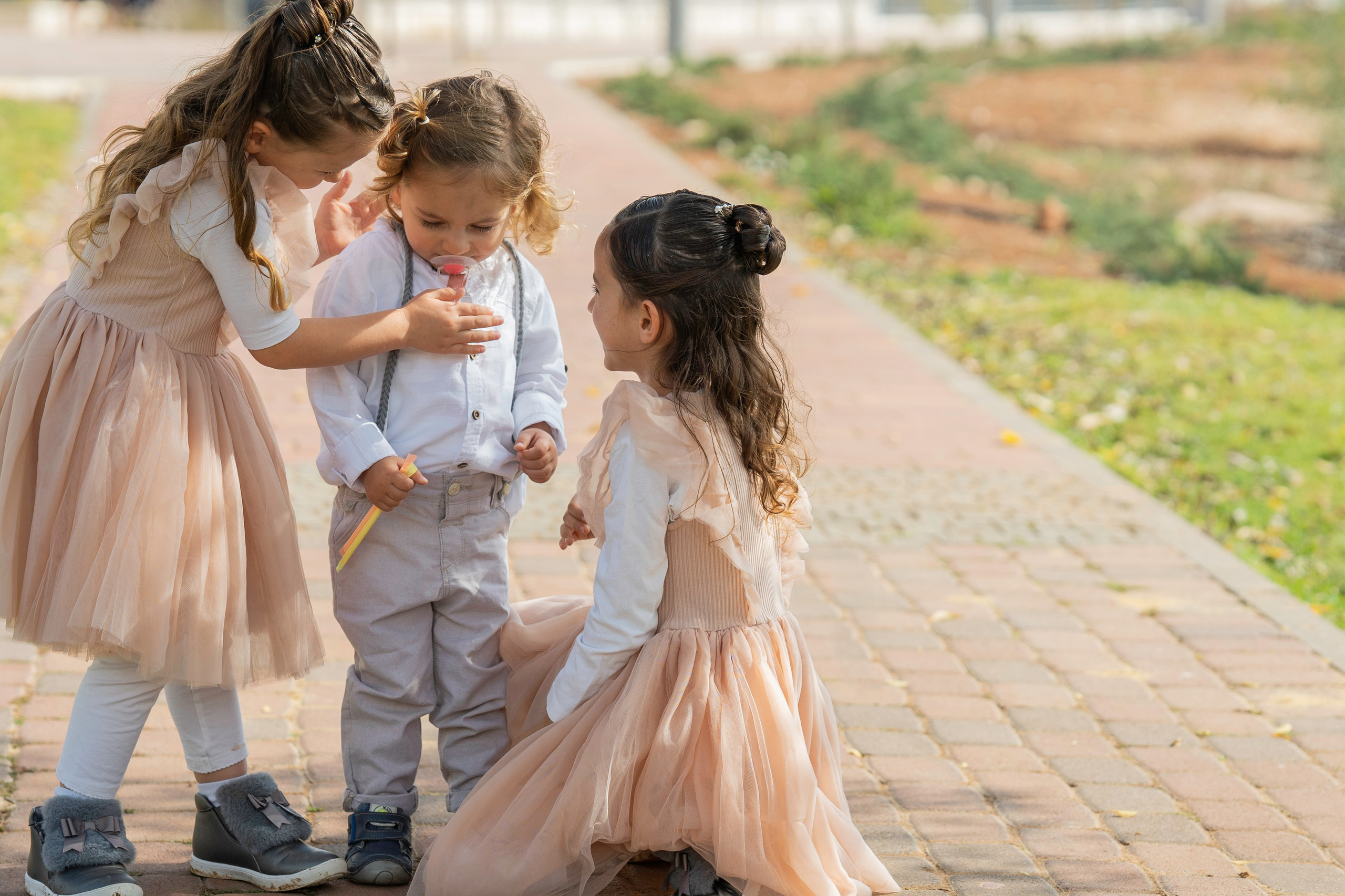 הברית של יוסף וחנה. יוסף מזרחי צילום חתונה, ברית וזוגיות. צלם מקצועי שאוהב להוציא אתכם הכי יפים ברגעים הכי מרגשים
