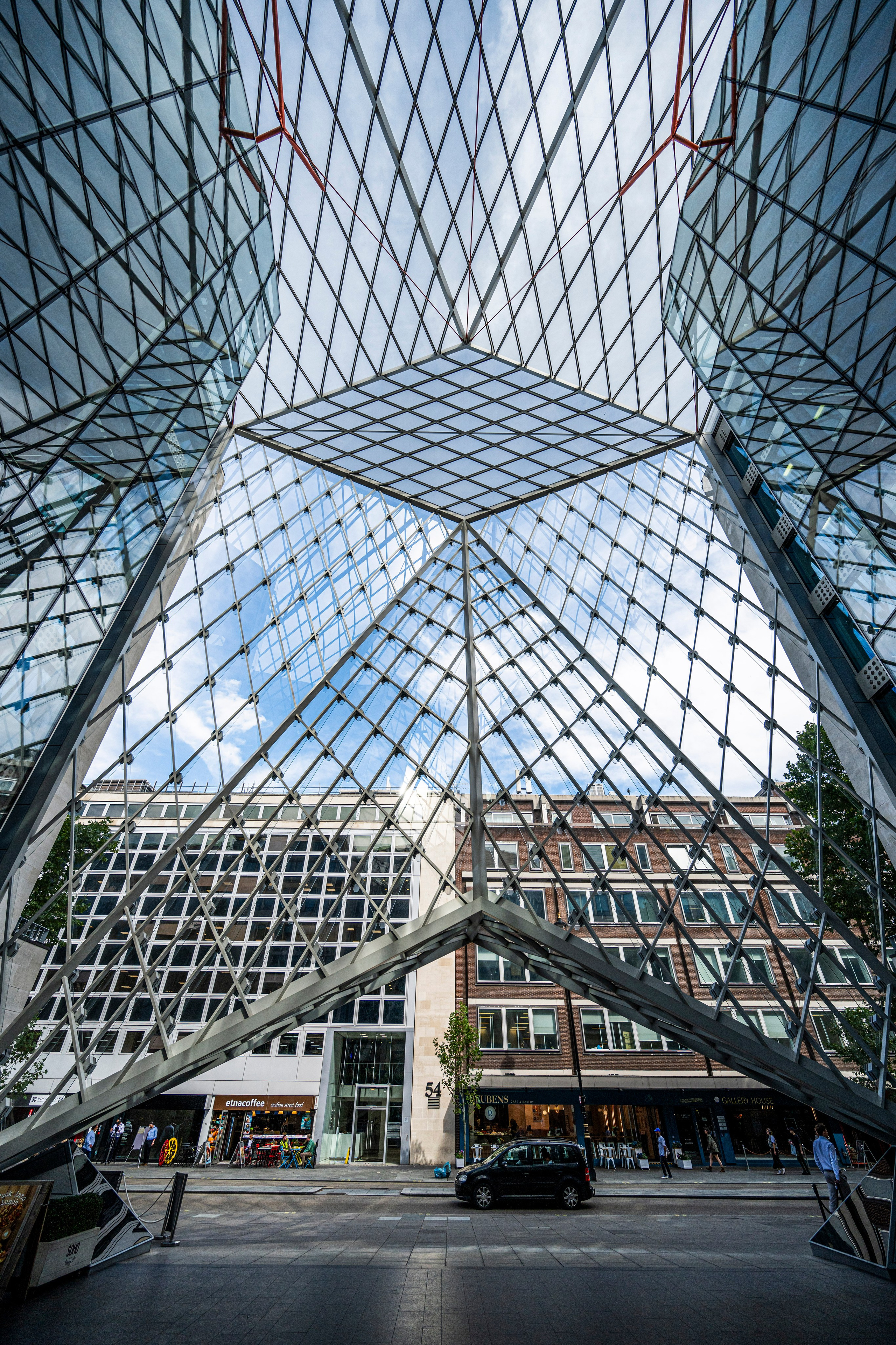 Londra. “Gianmaria Coscia fotografo per passione”