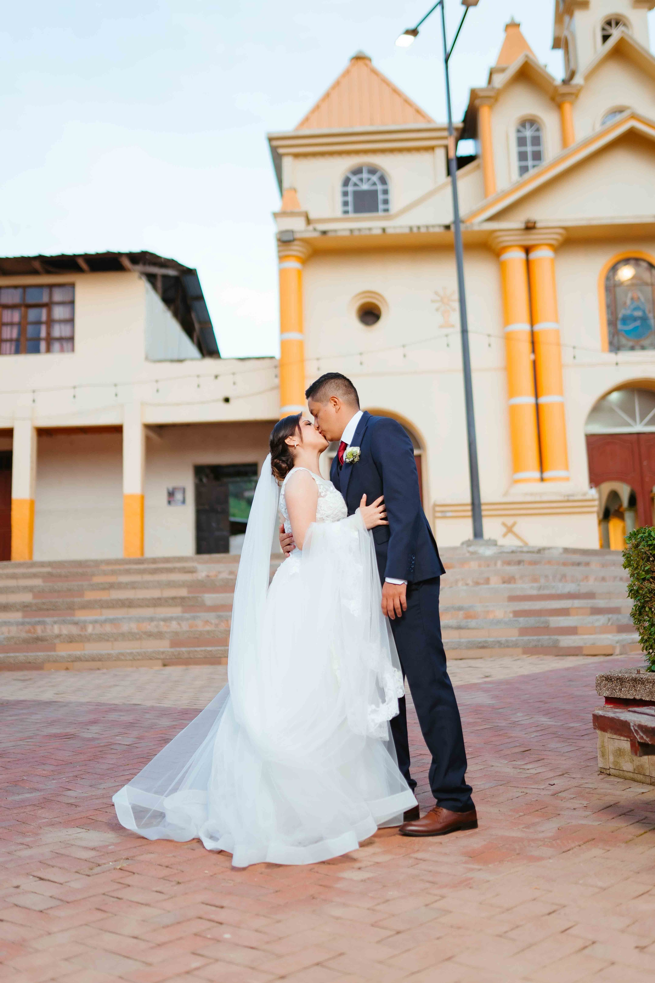 Jennifer y Vladimir. Fotógrafo de bodas en Loja Ecuador | Piero Alvarez PH
