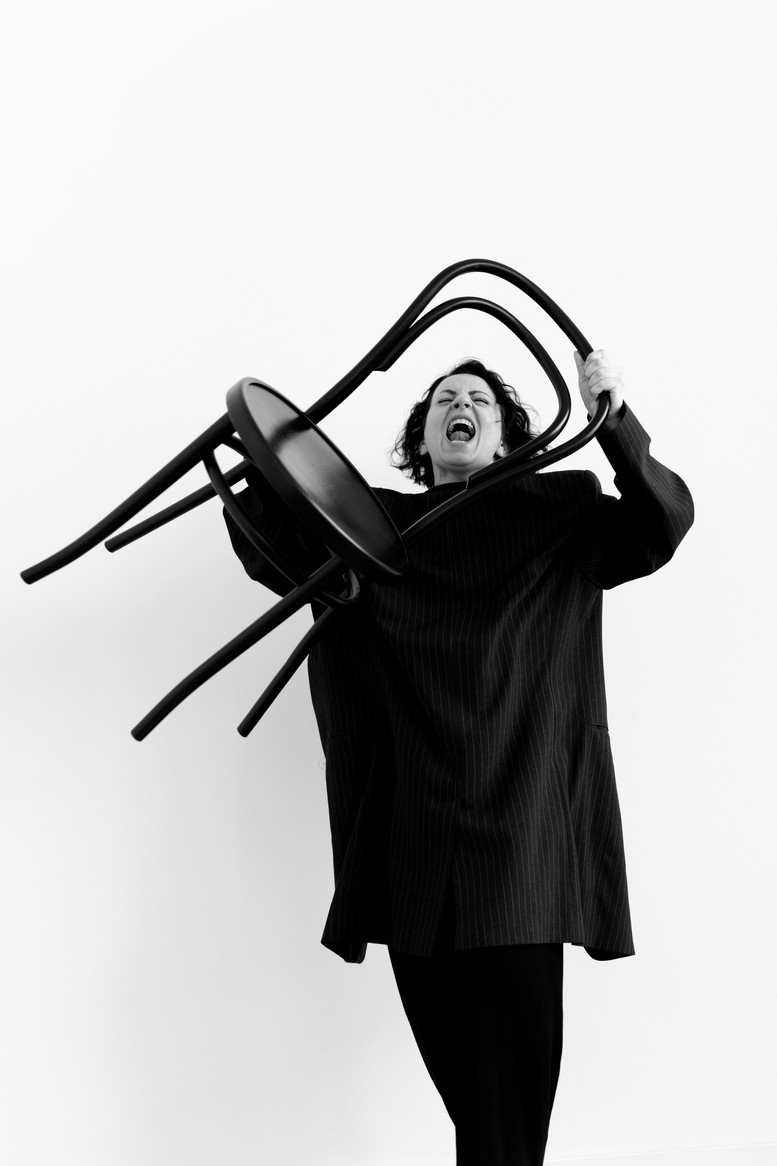 Starke Emotionen als wichtiger Aspekt der Frau. Schwarz-weiß Fotografie in Münster. Fotografin Viktoria Roschen