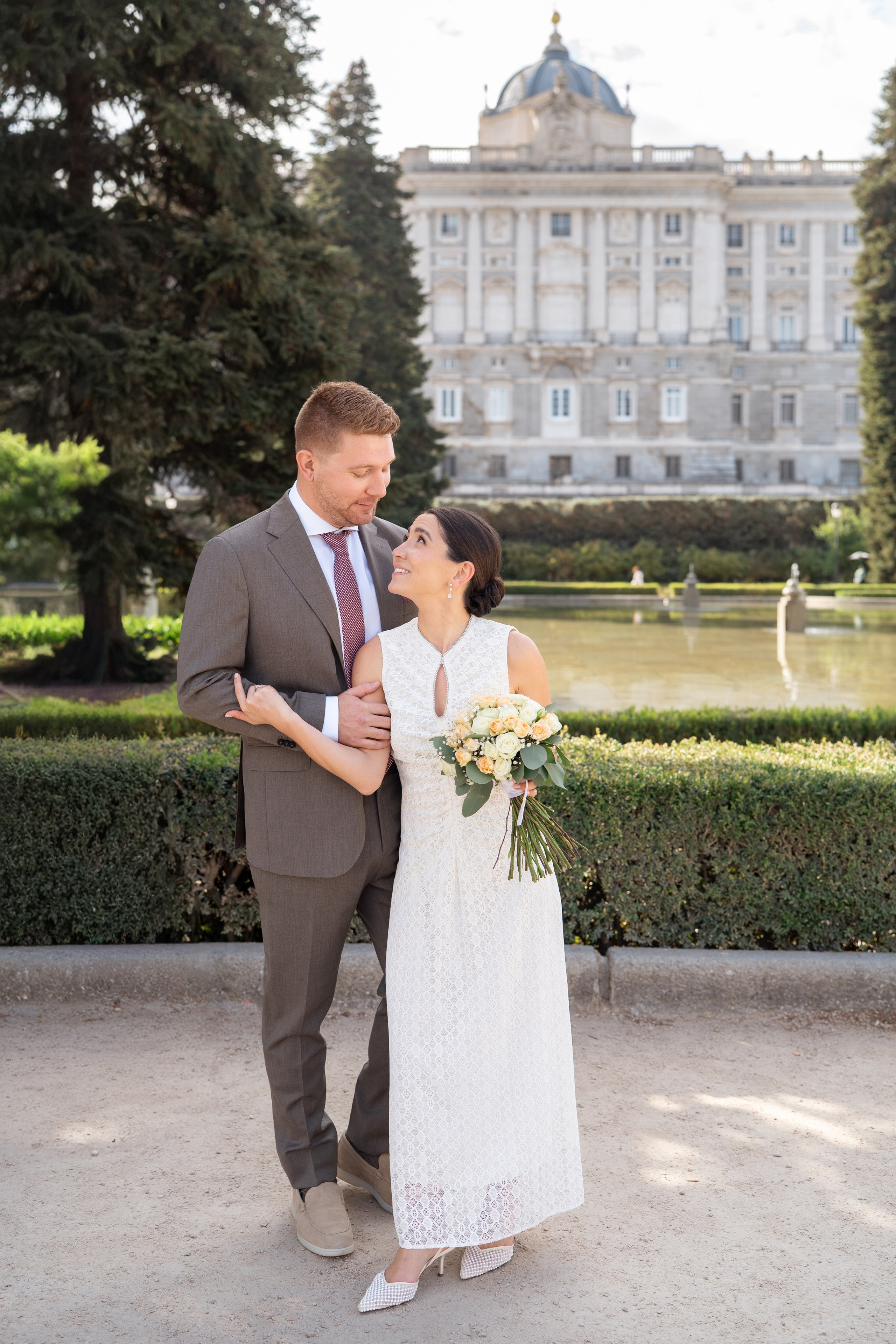 Elopement photoshoot in Madrid city centre. Fotógrafo en Madrid, España. Alyona Belyaninova