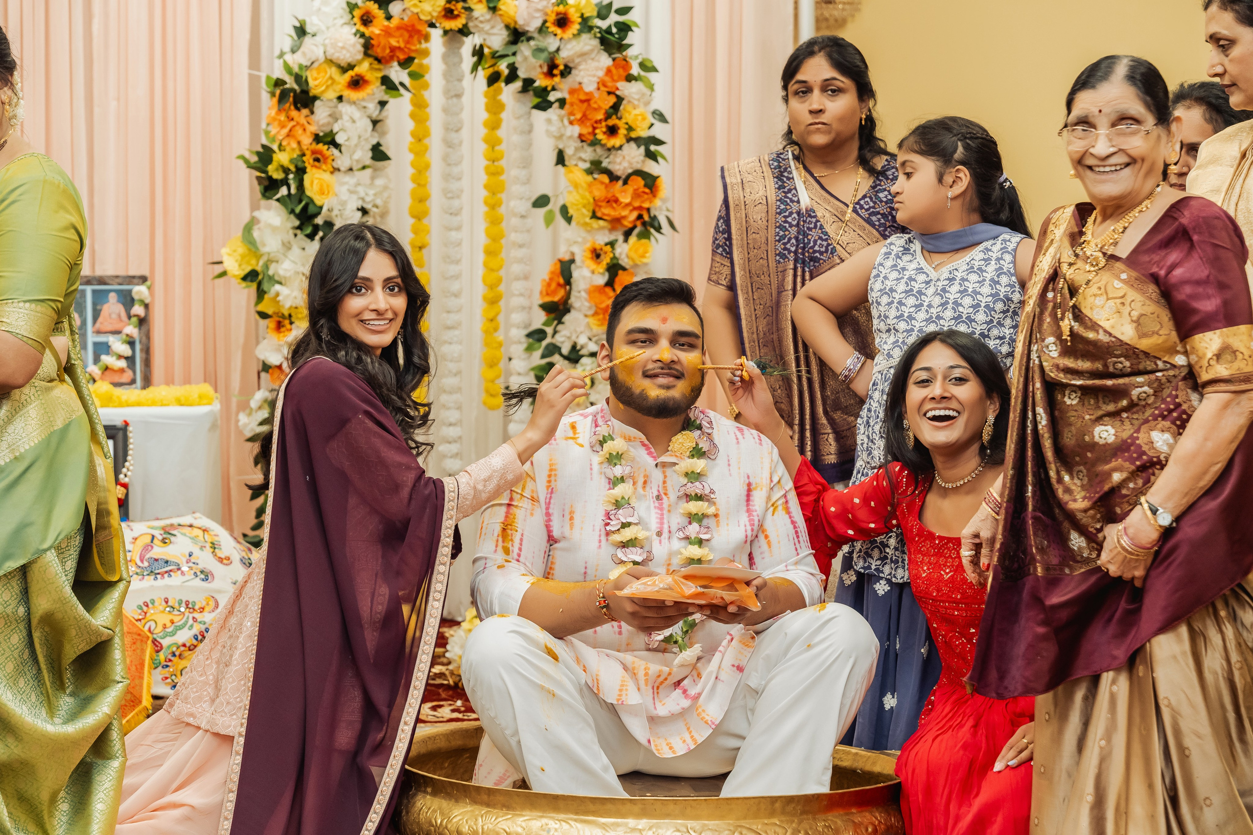 Darshil & Shailja. Wedding Photographer & Cinematographer studios