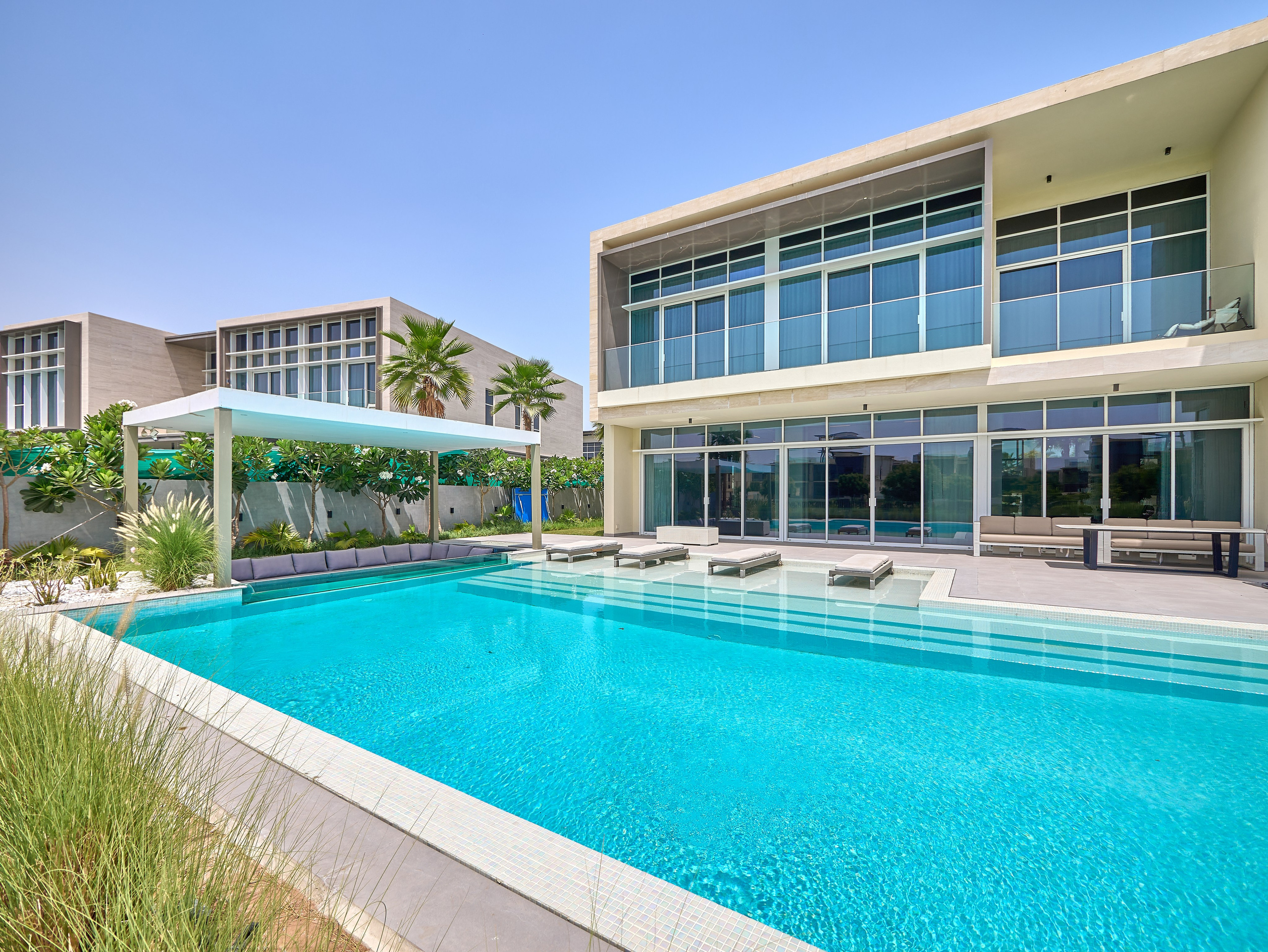 Real Estate Photography in Dubai — Interior & Villa Photos for Bayut, Airbnb, Property Finder. Hotel Photographer in Dubai — Interiors & Commercial by Oleg Novikov