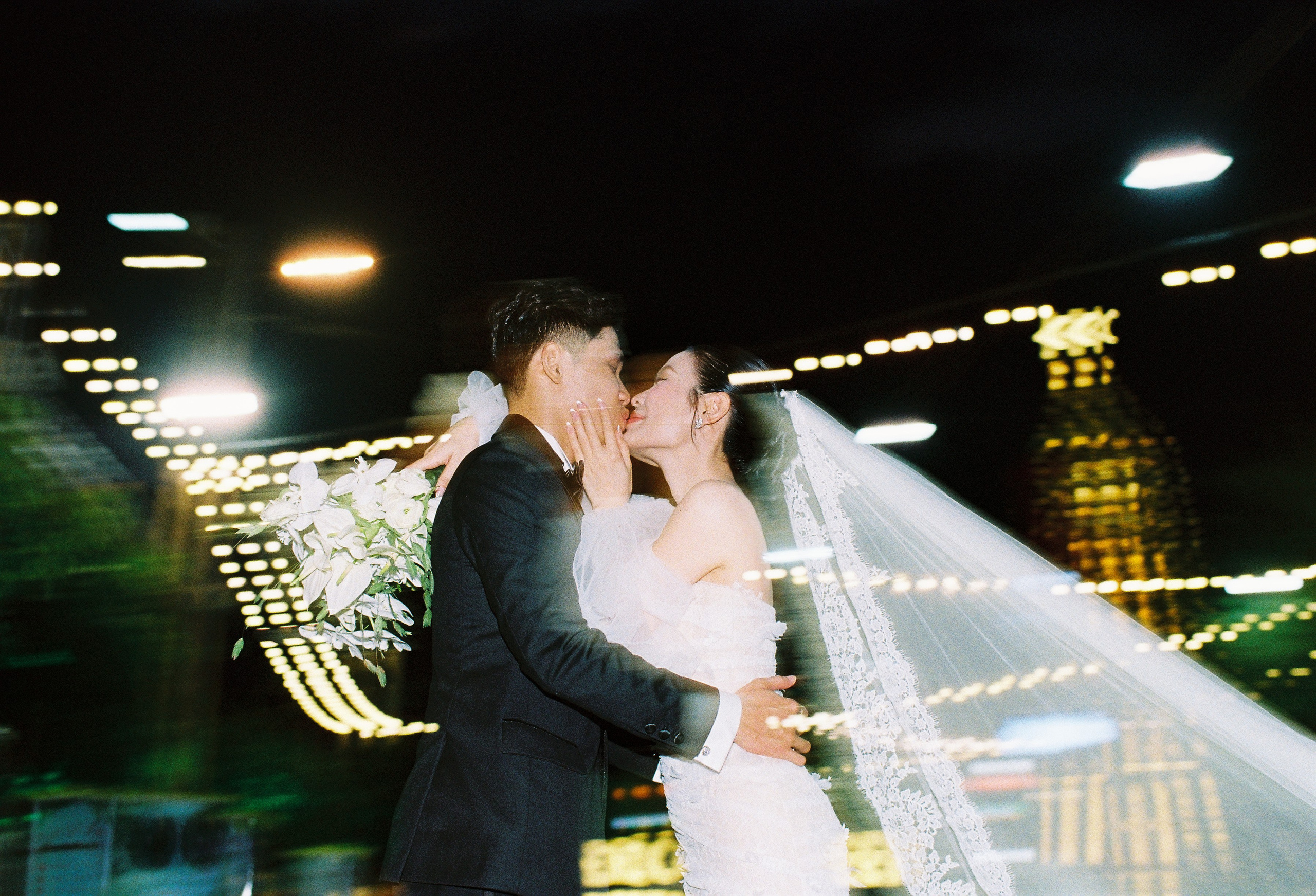 Nghĩa & Thảo. Cam Images