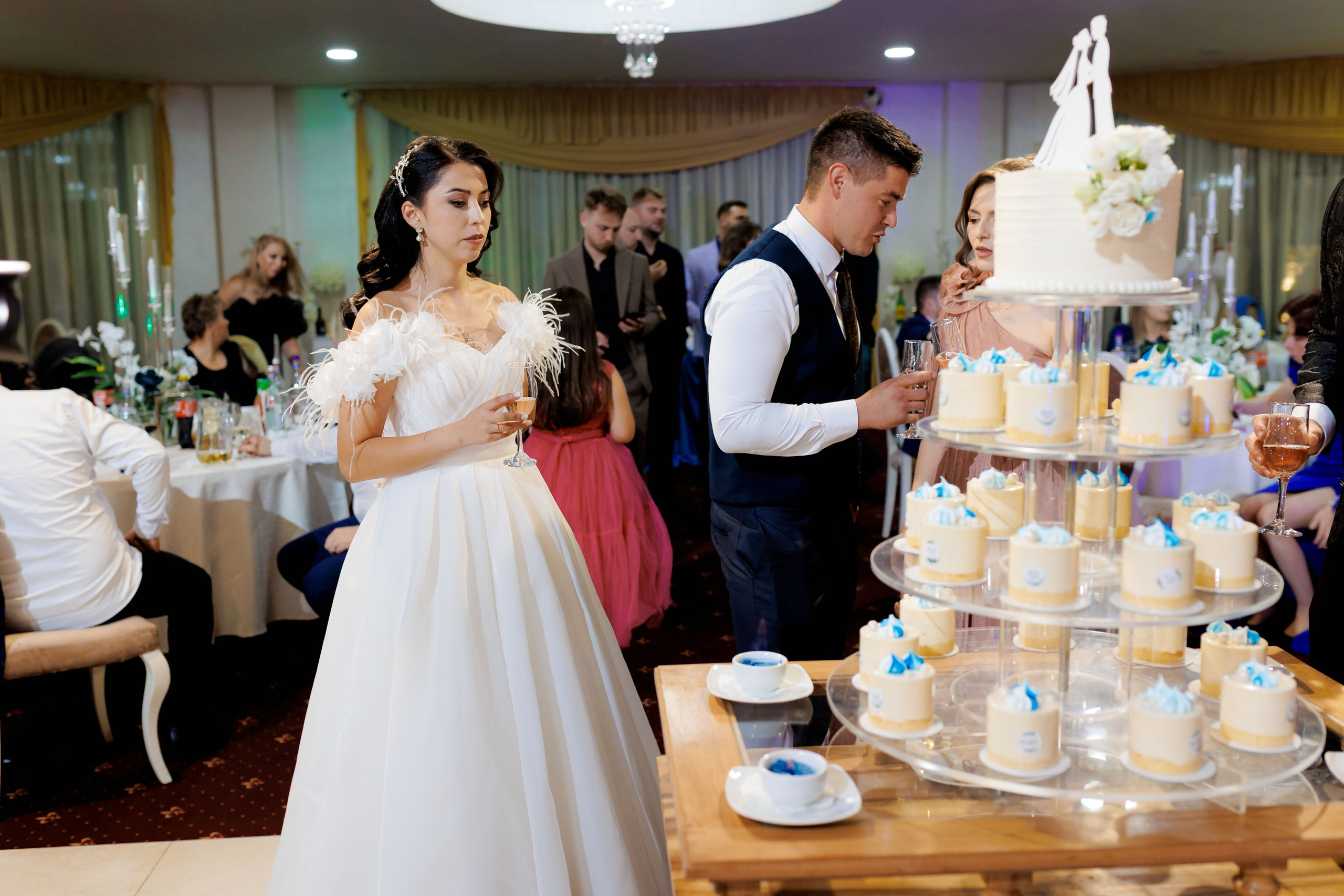 Loredana & Emilian – Ziua Nunții | Videografie - fotografie Botez Suceava, Iași, Botoșani. Servicii foto-video profesionale, pentru momente de neuitat