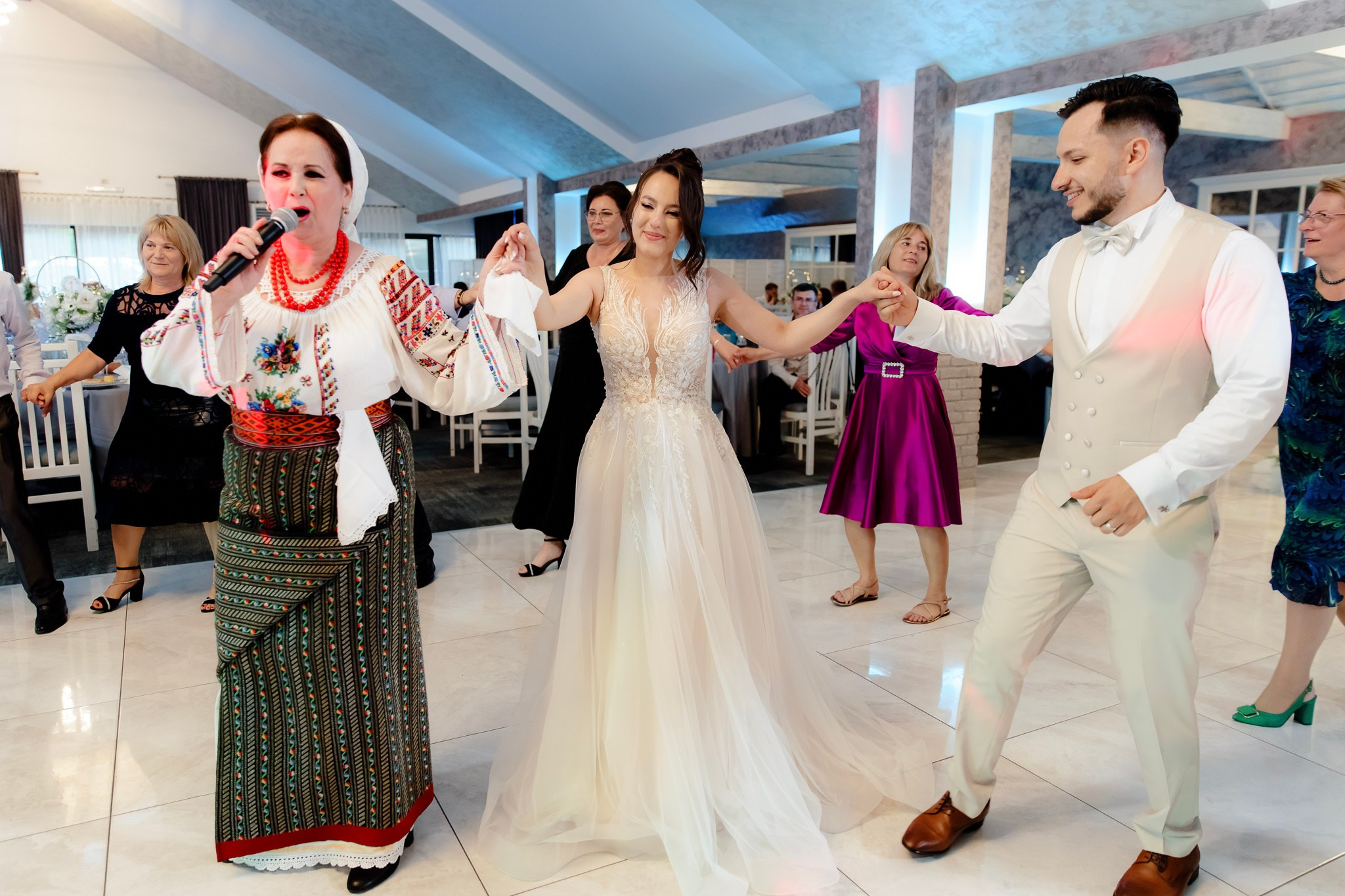 Ioana & Ionuț | Nuntă de poveste la Păstrăvăria Poiana din Mălini județul Suceava. Servicii foto-video profesionale, pentru momente de neuitat