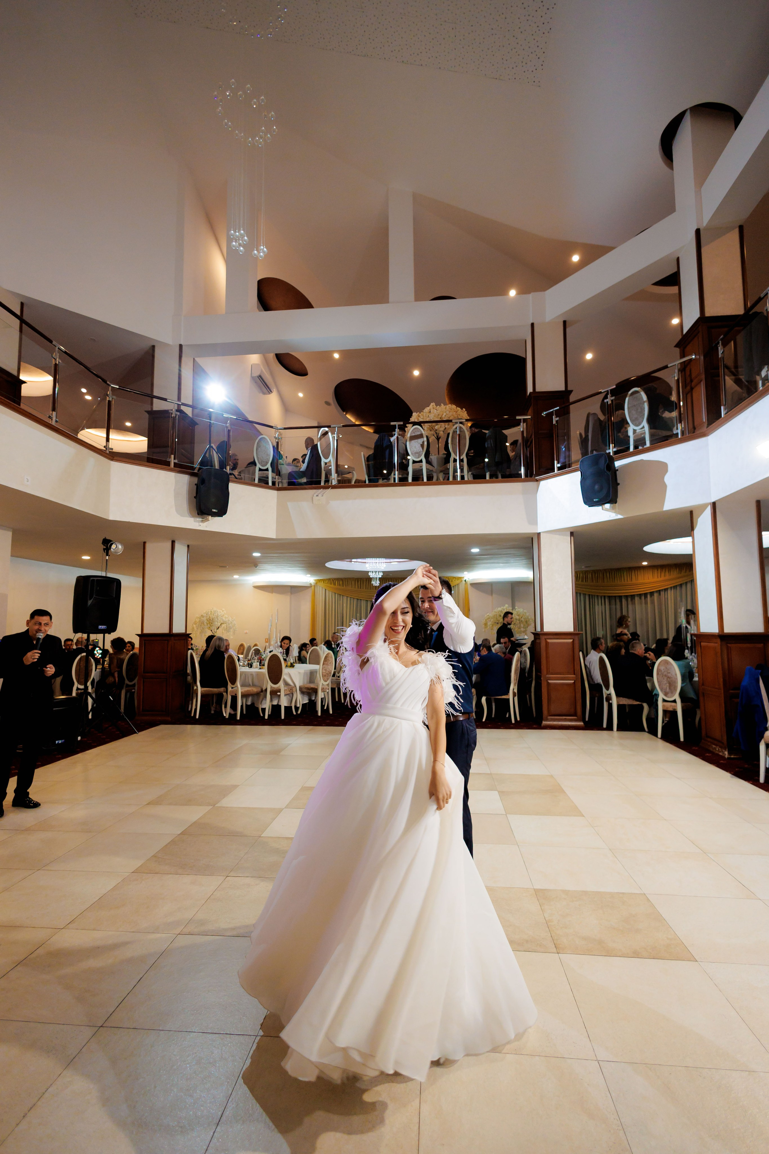 Loredana & Emilian – Ziua Nunții | Videografie - fotografie Botez Suceava, Iași, Botoșani. Servicii foto-video profesionale, pentru momente de neuitat