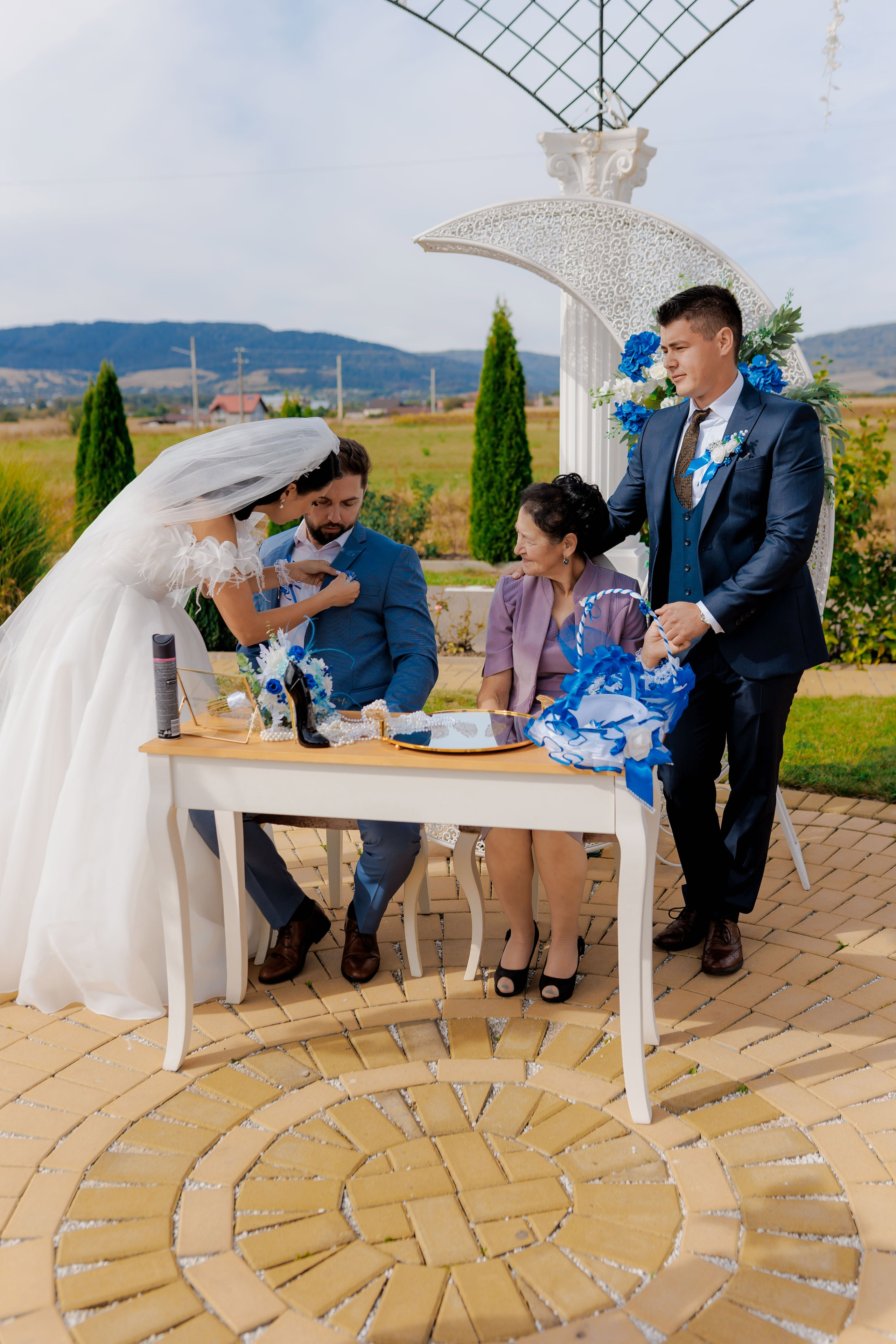 Loredana & Emilian – Ziua Nunții | Videografie - fotografie Botez Suceava, Iași, Botoșani. Servicii foto-video profesionale, pentru momente de neuitat