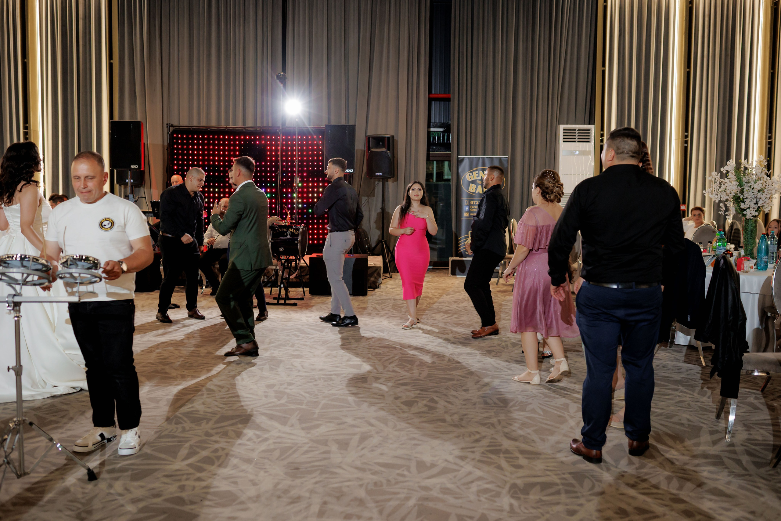 Nunta Nicoleta & Răzvan | Fotografie & Videografie Profesională. Servicii foto-video profesionale, pentru momente de neuitat