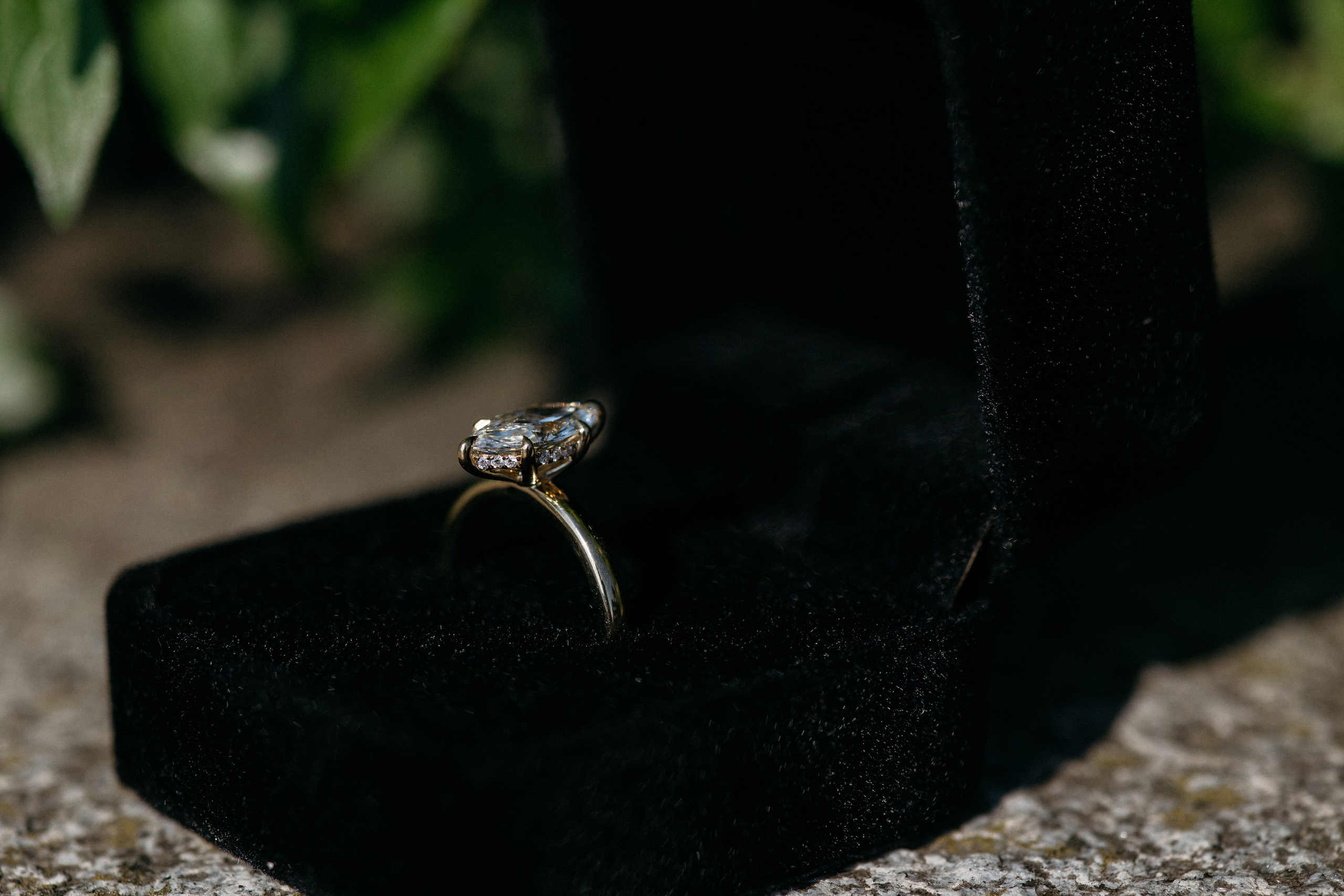She said yes 💍. Wedding photographer in Italy