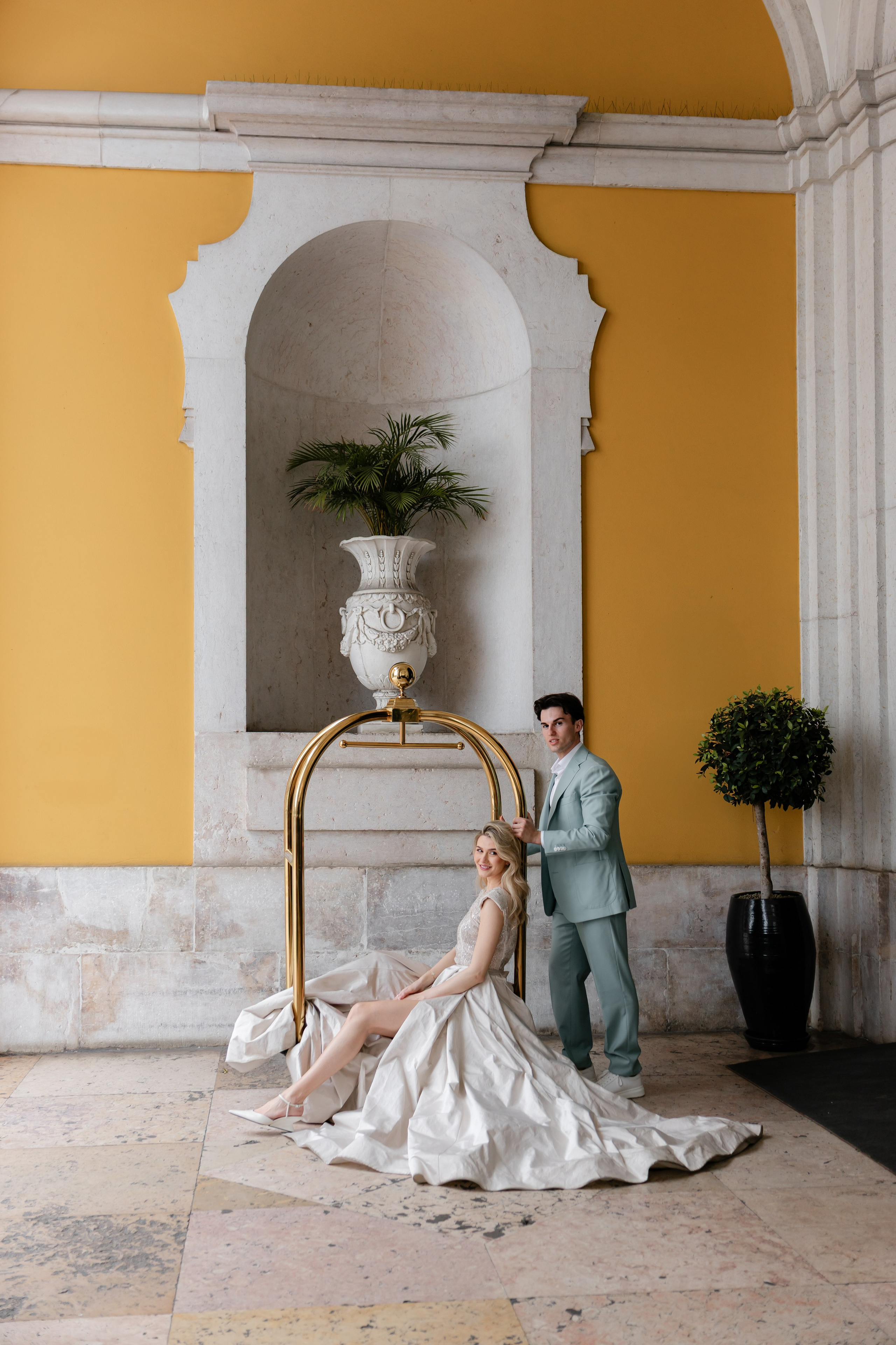 Vivien & Razvan. Main