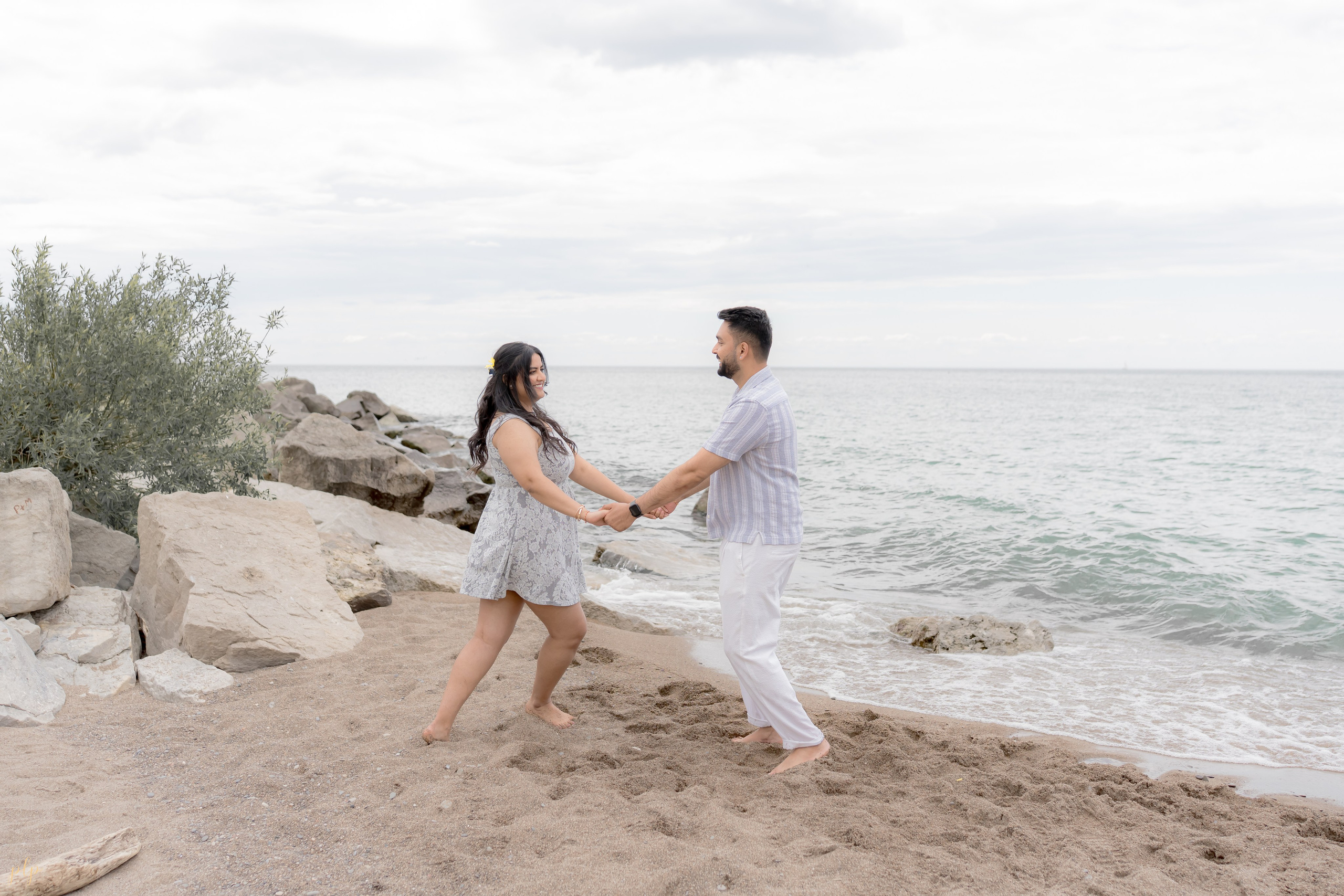 Dhairya and Krupali. Wedding Photographers and Filmmakers