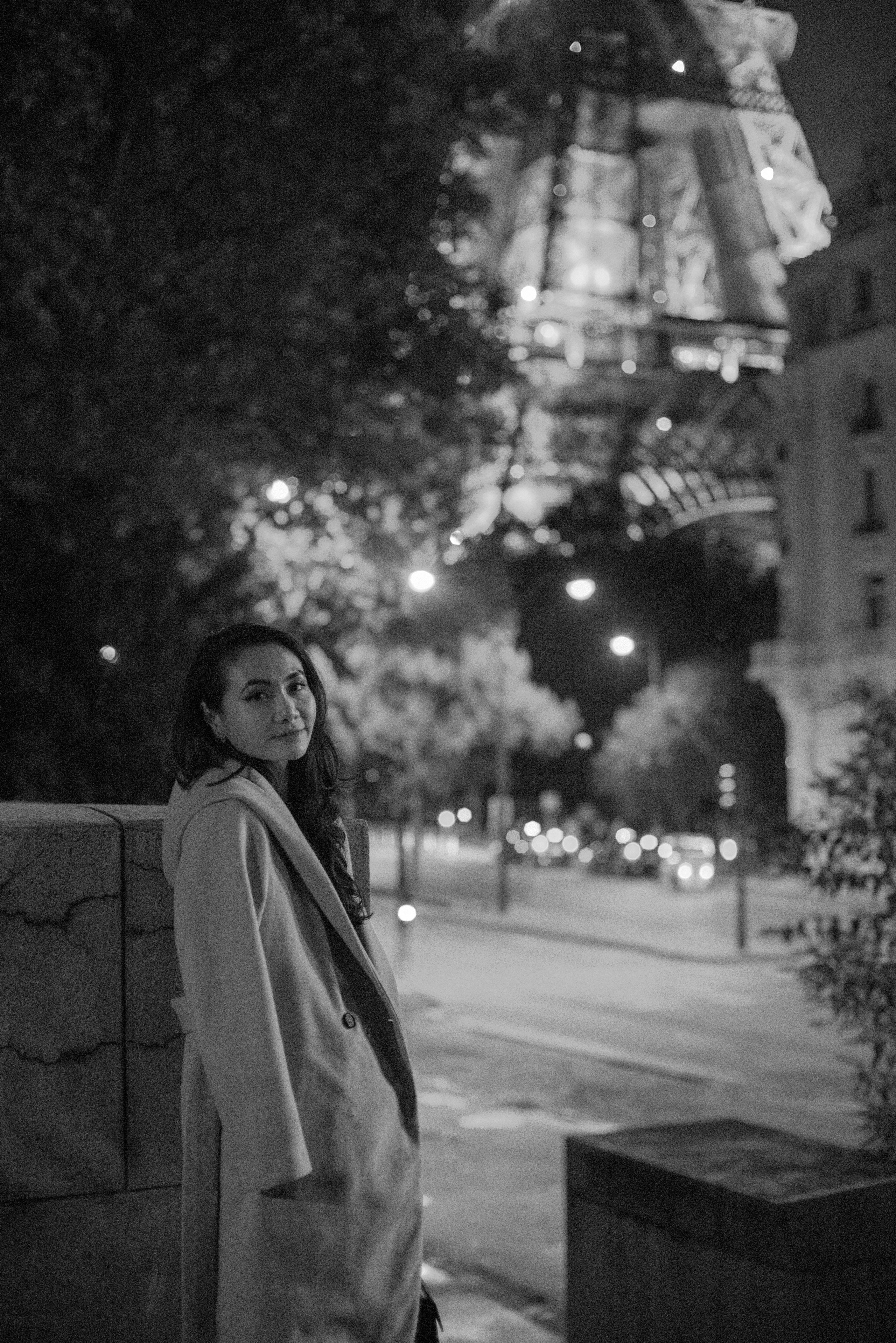 Вне времени. Черно-белое кино у Эйфелевой башни. Ksenia Marchand/ Lifestyle фотограф в Париже