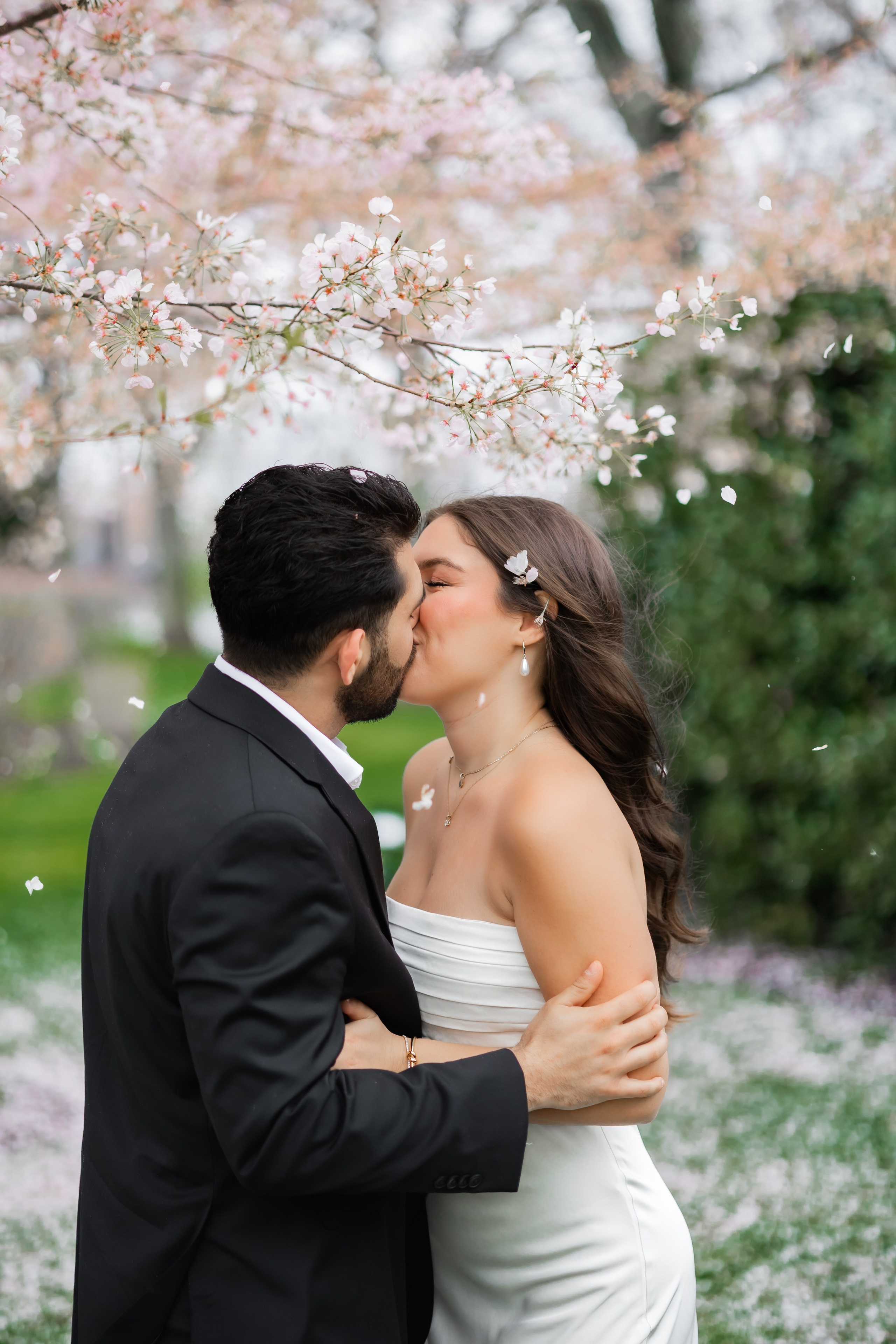 Engagement & Love Story. Wedding Photo & Video