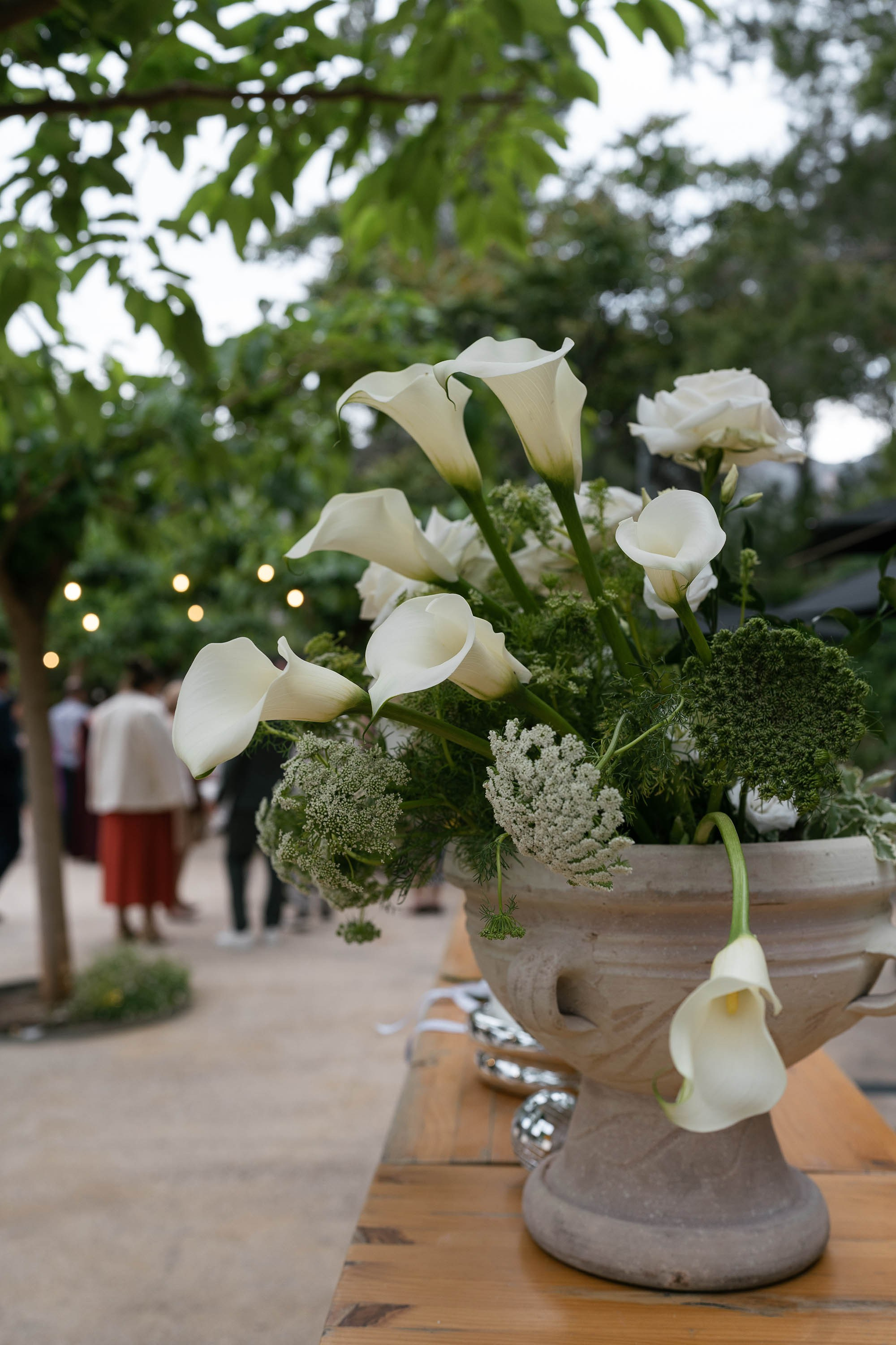 Sarah and Theo — VIVOOD. Fotógrafos de bodas de destino y creadores de contenido con base en España