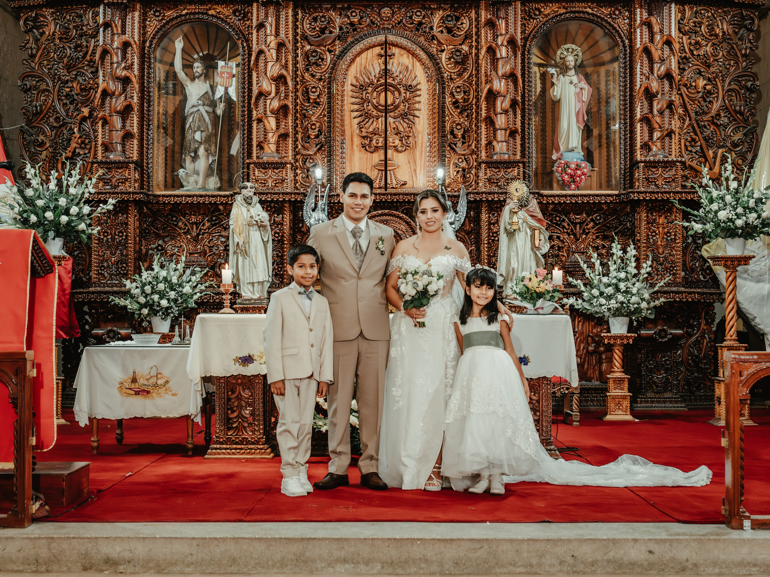 CARLA Y MARIO BODA RELIGIOSA. Studio KVTA | Fotografía y Video de Bodas en Arequipa