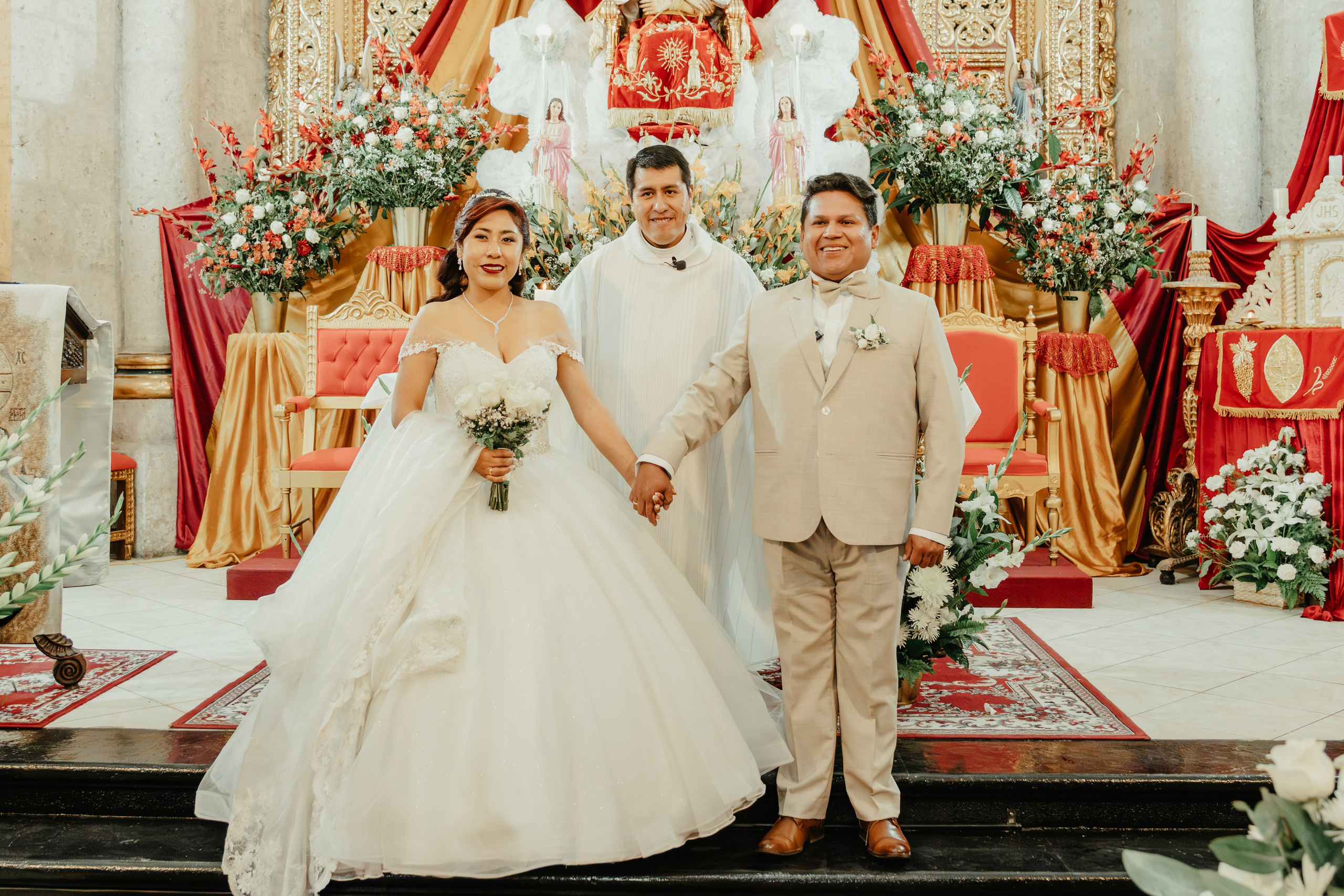 VANESSA + FRANKLIN BODA RELIGIOSA. Studio KVTA | Fotografía y Video de Bodas en Arequipa