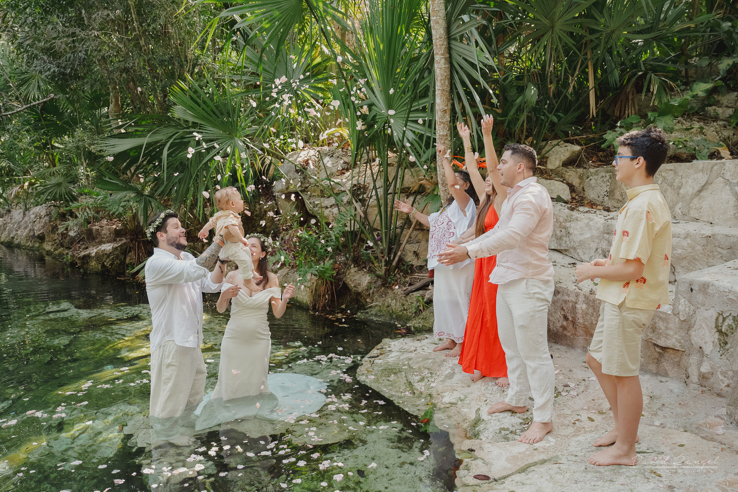Mayan Weddings. Destination wedding photographer based in Cancun and Riviera Maya with service worldwide