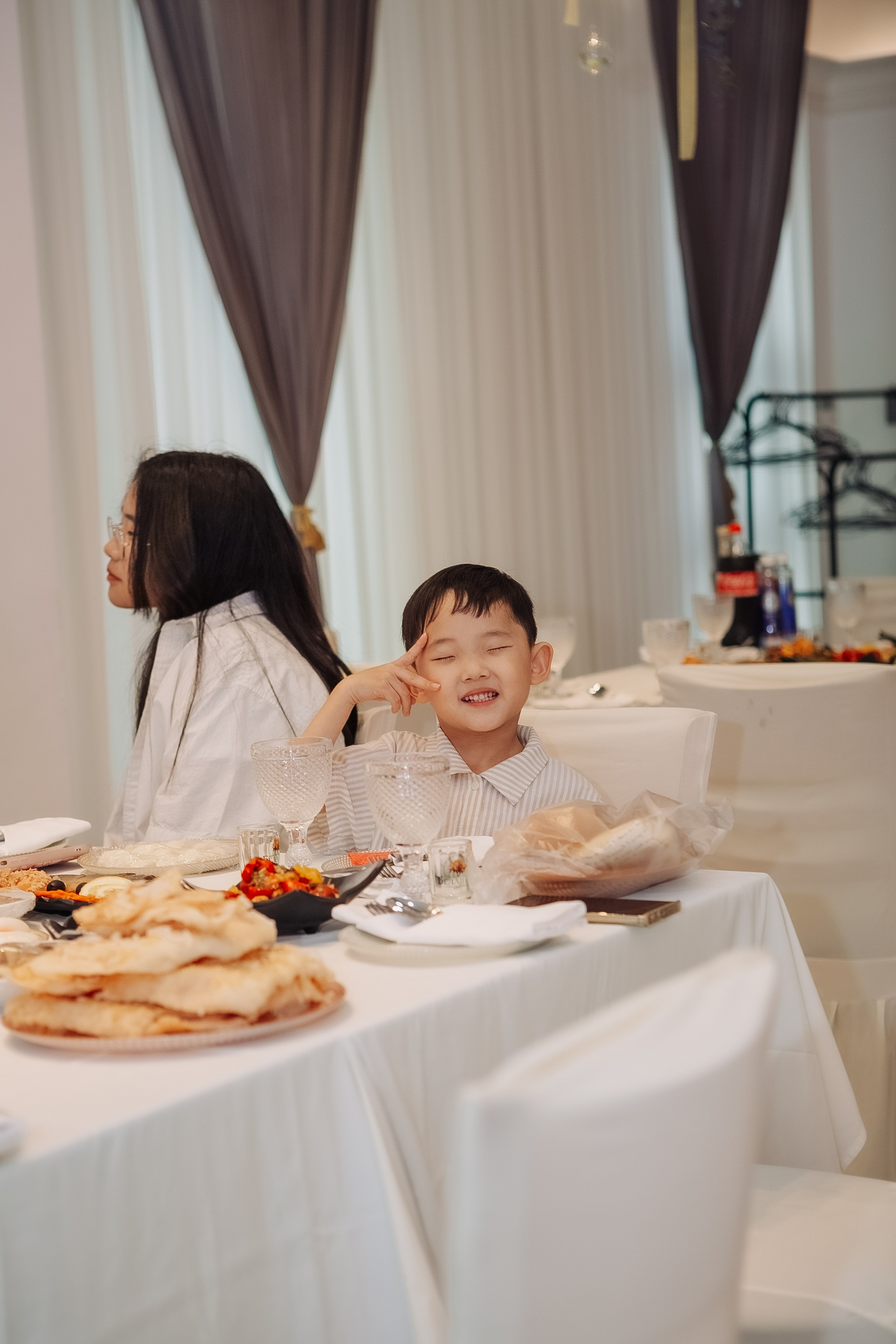 Тео дома и в ресторане. Фотограф беременности, ньюборн и годовасиков в Корее Жанна Хан