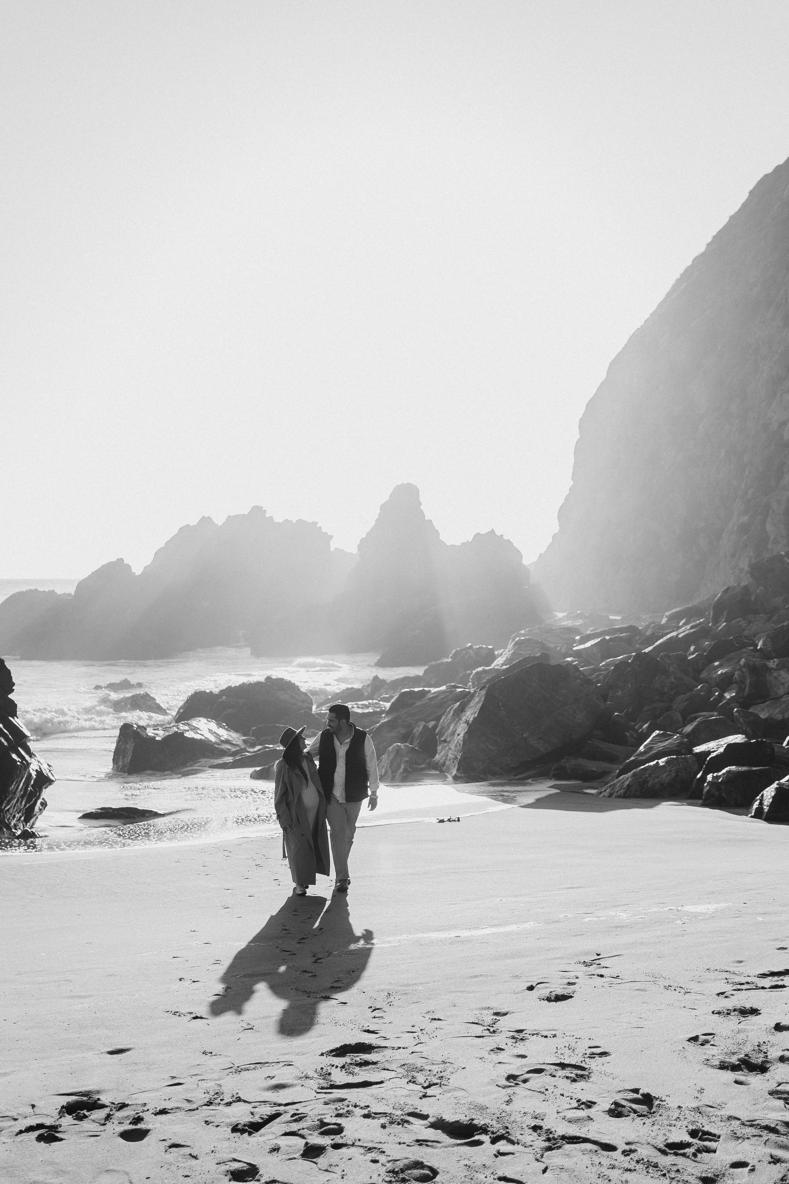 Sesión de embarazo en la playa — Luz suave y amor puro. Photographer in Santiago, Chile Anna Almazova