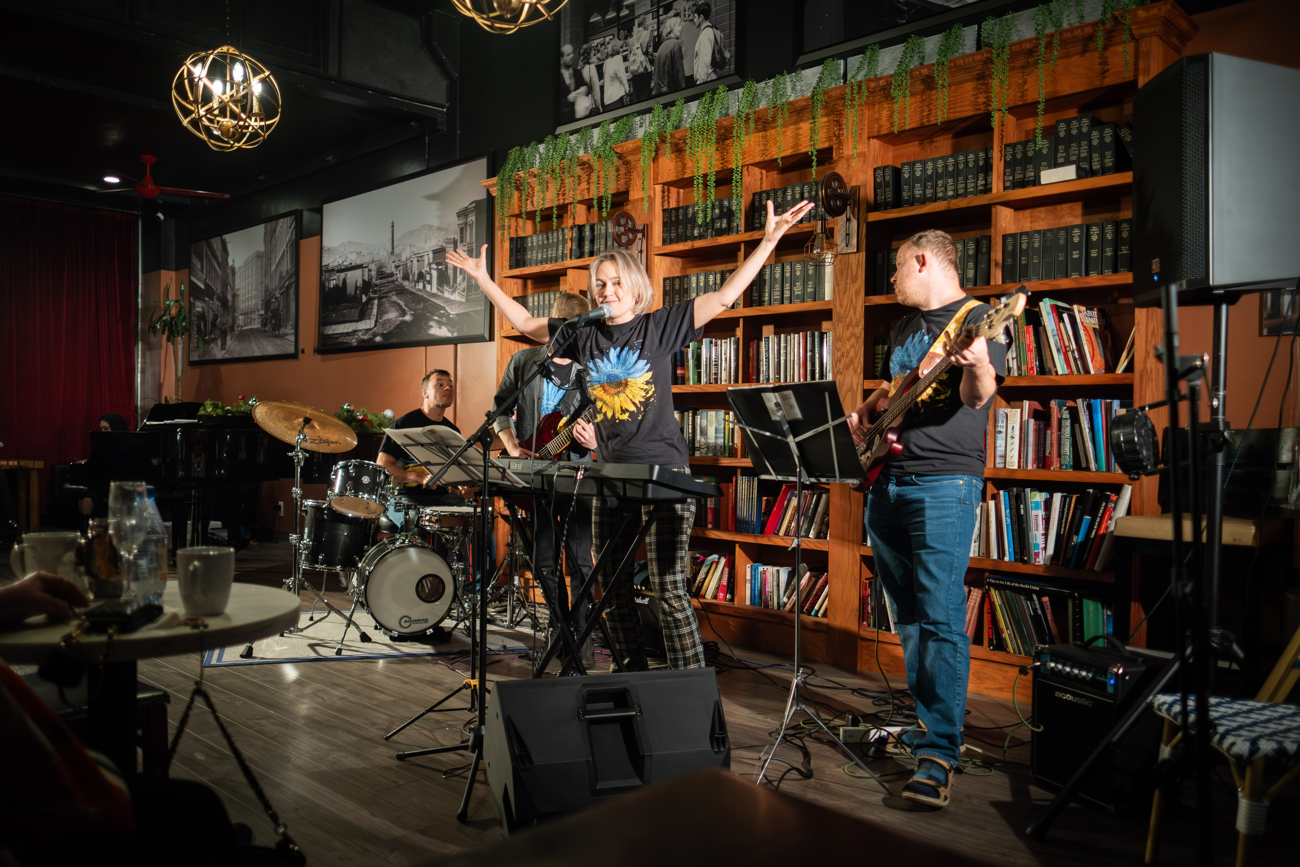 РОЖДЕСТВО / ЖЕНЯ БЕРКОВИЧ. Reportage concert portrait photography in the San Francisco Bay Area