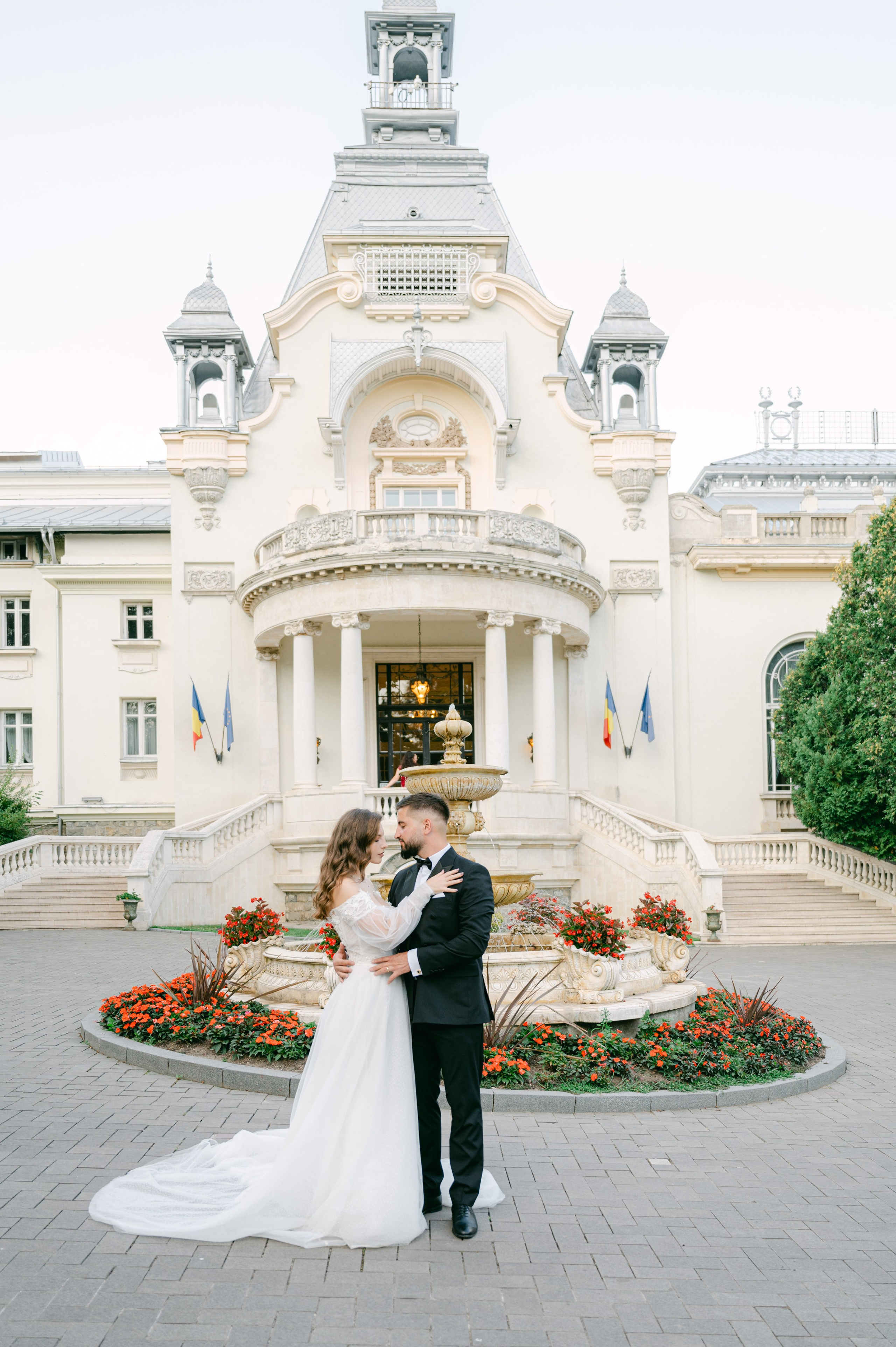 Sedinta foto trash the dress la castelul Cantacuzino