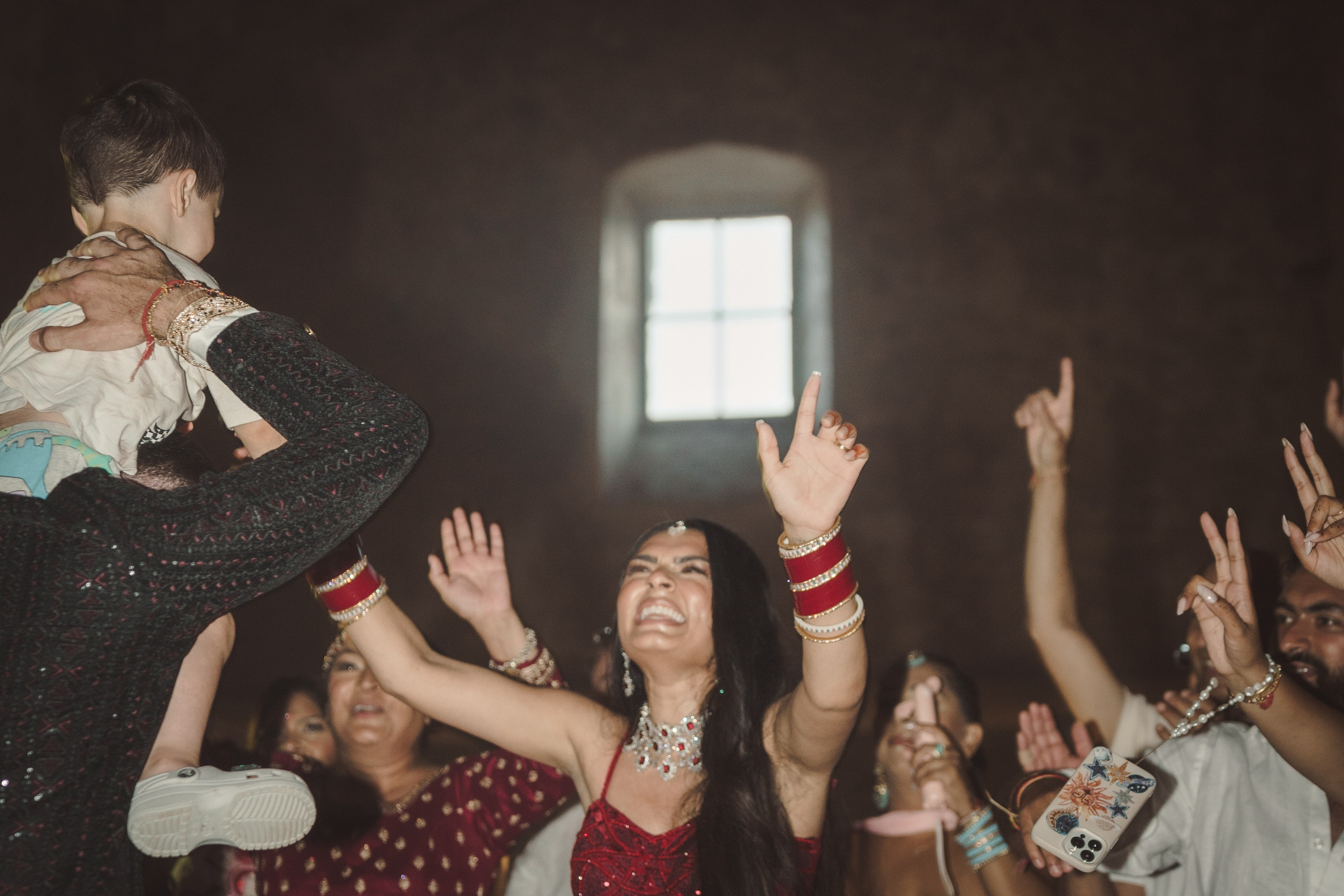 Patrik & Naomi. Monestir Sant Salvi. Paola wedding photographer / videographer in Barcelona
