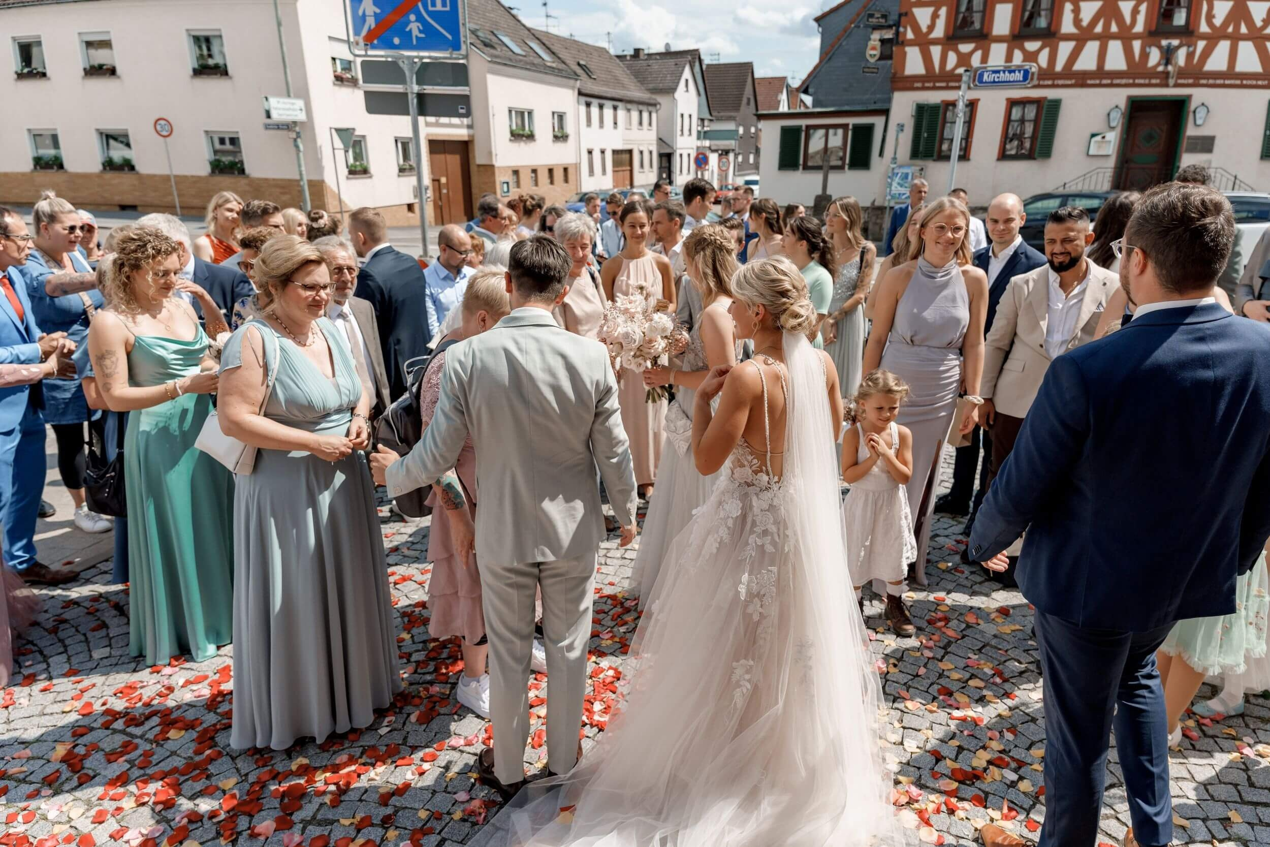 Church Wedding in Wiesbaden and Celebration at Brentanoscheune. Wedding photographer & videographer in Germany and Frankfurt | Denis Mirosnik