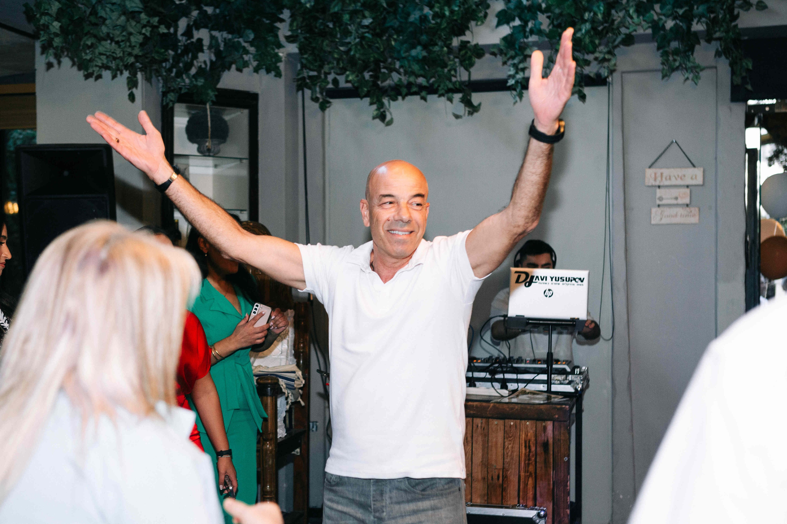 BRIT MILA (BIG EVENT). PHOTOGRAPHER IN ISRAEL