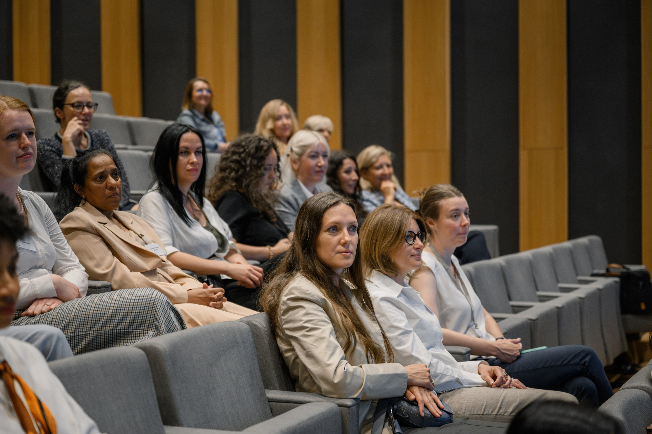 Dress For Success asbl at Pwc Luxembourg. Photographer in Luxembourg Tanita