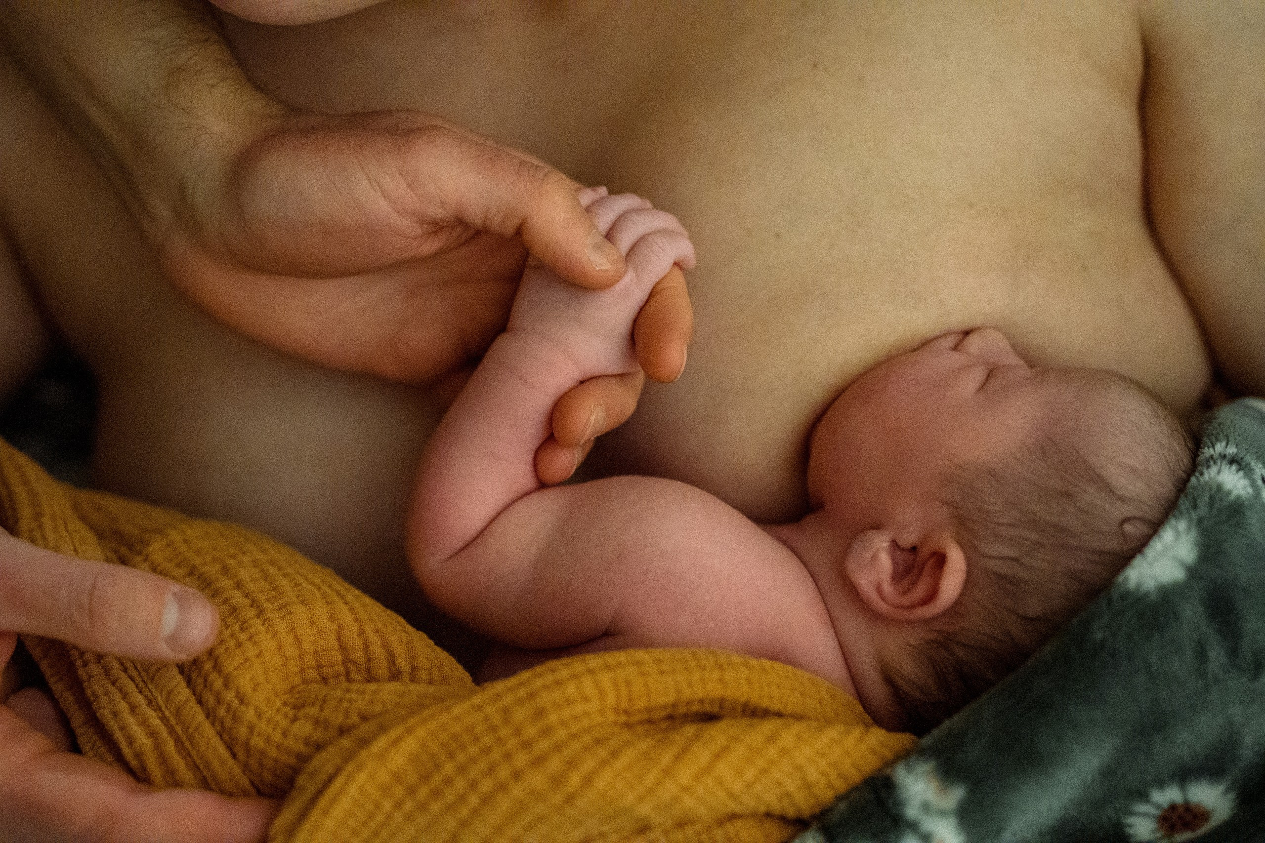 Home birth. Alisa Tant — Family and newborn photographer Bucks County, Montgomery county, Philadelphia, NJ