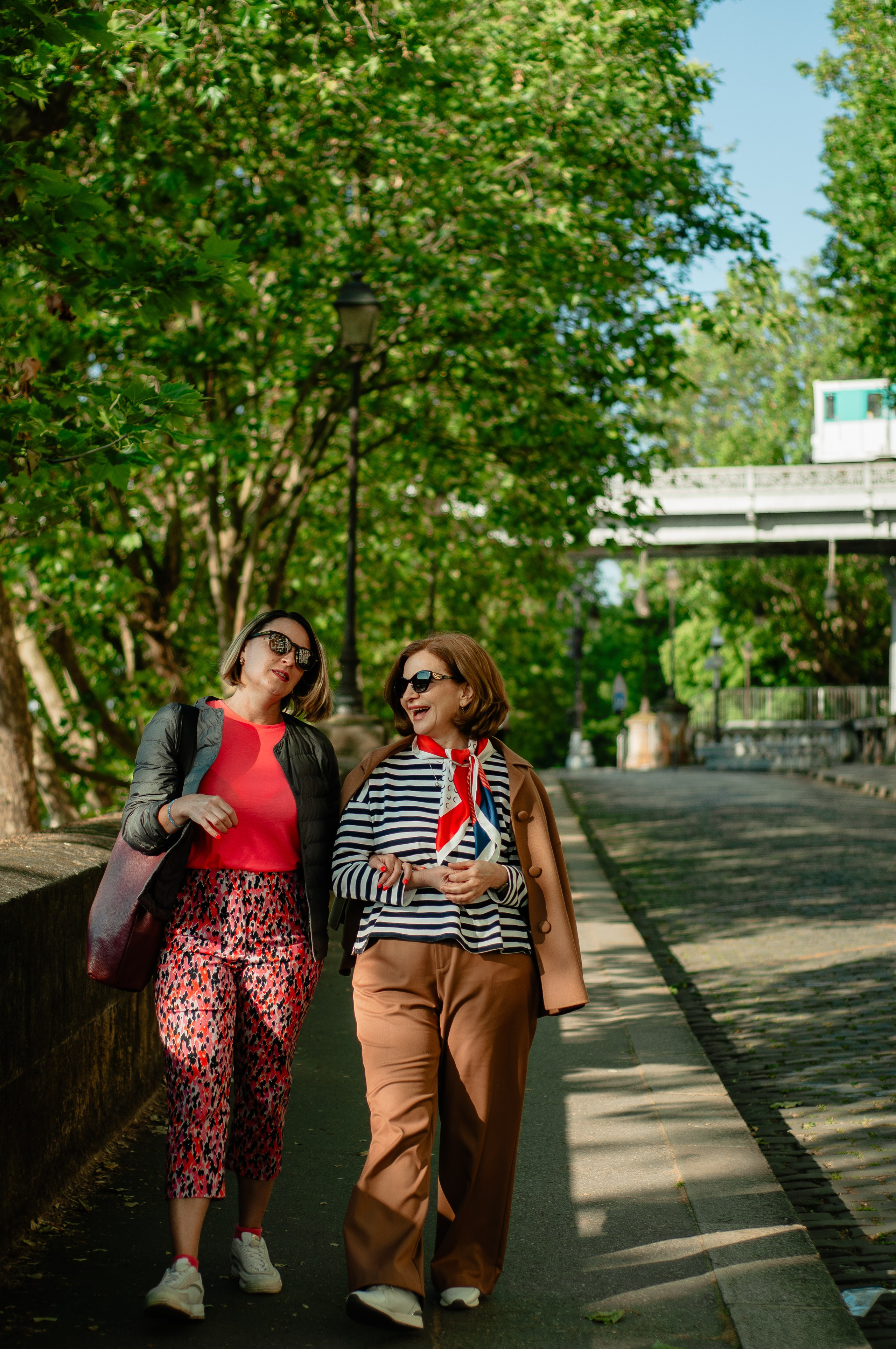 Фотосессия подруг на мосту Бир-Акейм. Фотограф в Париже Полина Осипова