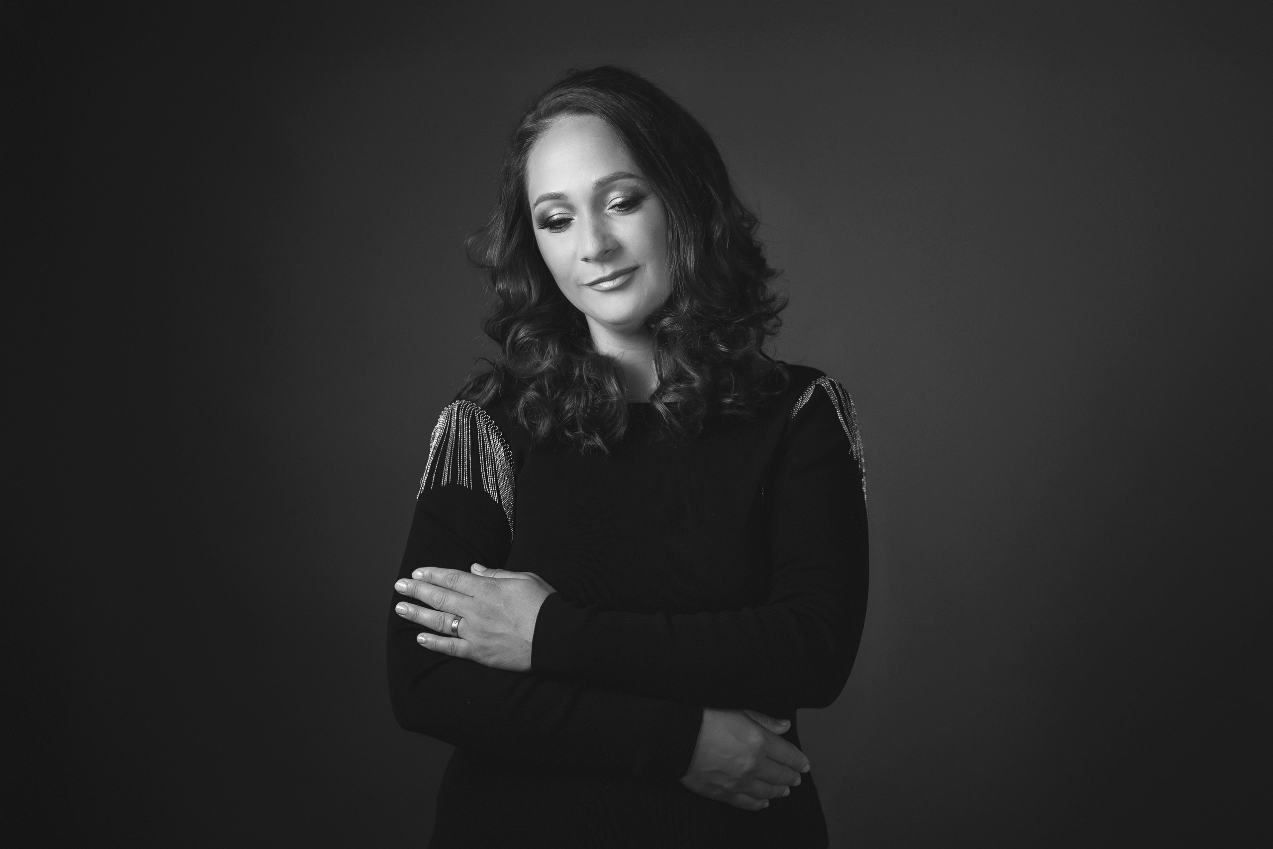 Portrete Constanta - O clipa de sinceritate in faţa camerei. Elena Mascan – Fotograf newborn, maternitate, portret, smash the cake & branding personal | La Femme Studio Photograpy|Constanţa