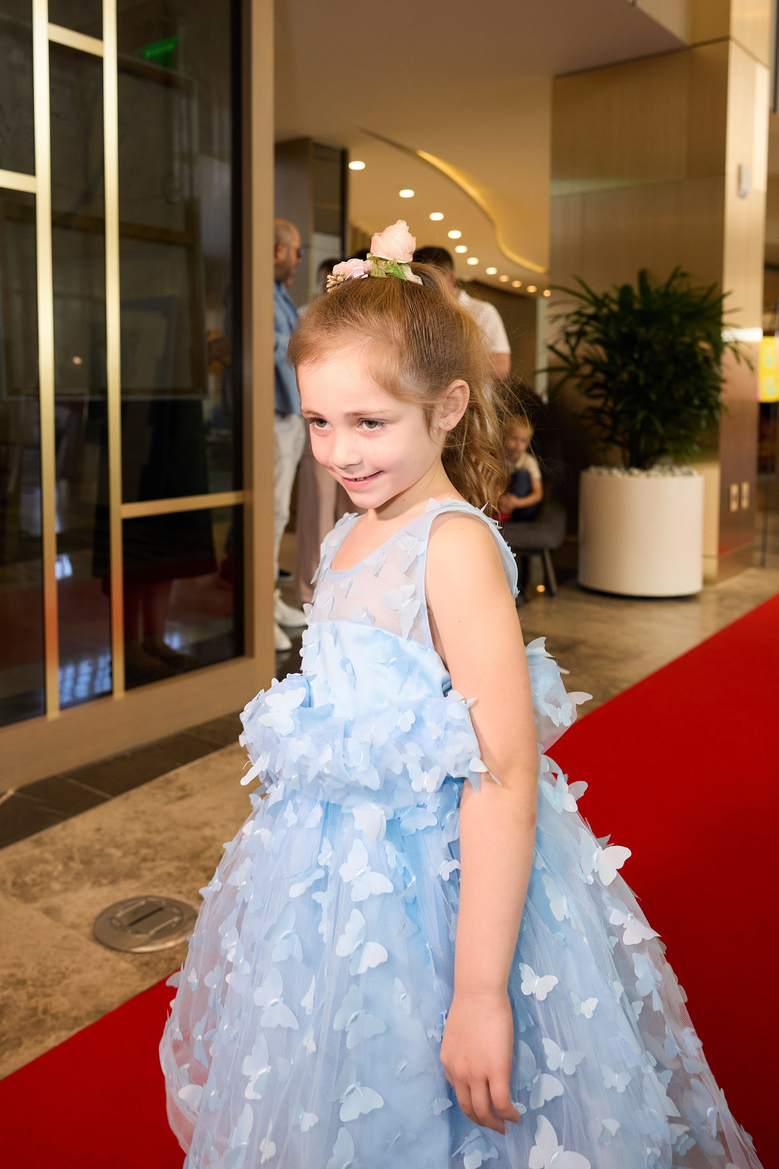 Авторская благотворительная художественная выставка Дианы Бортник. Фотограф Юлия Маковеева