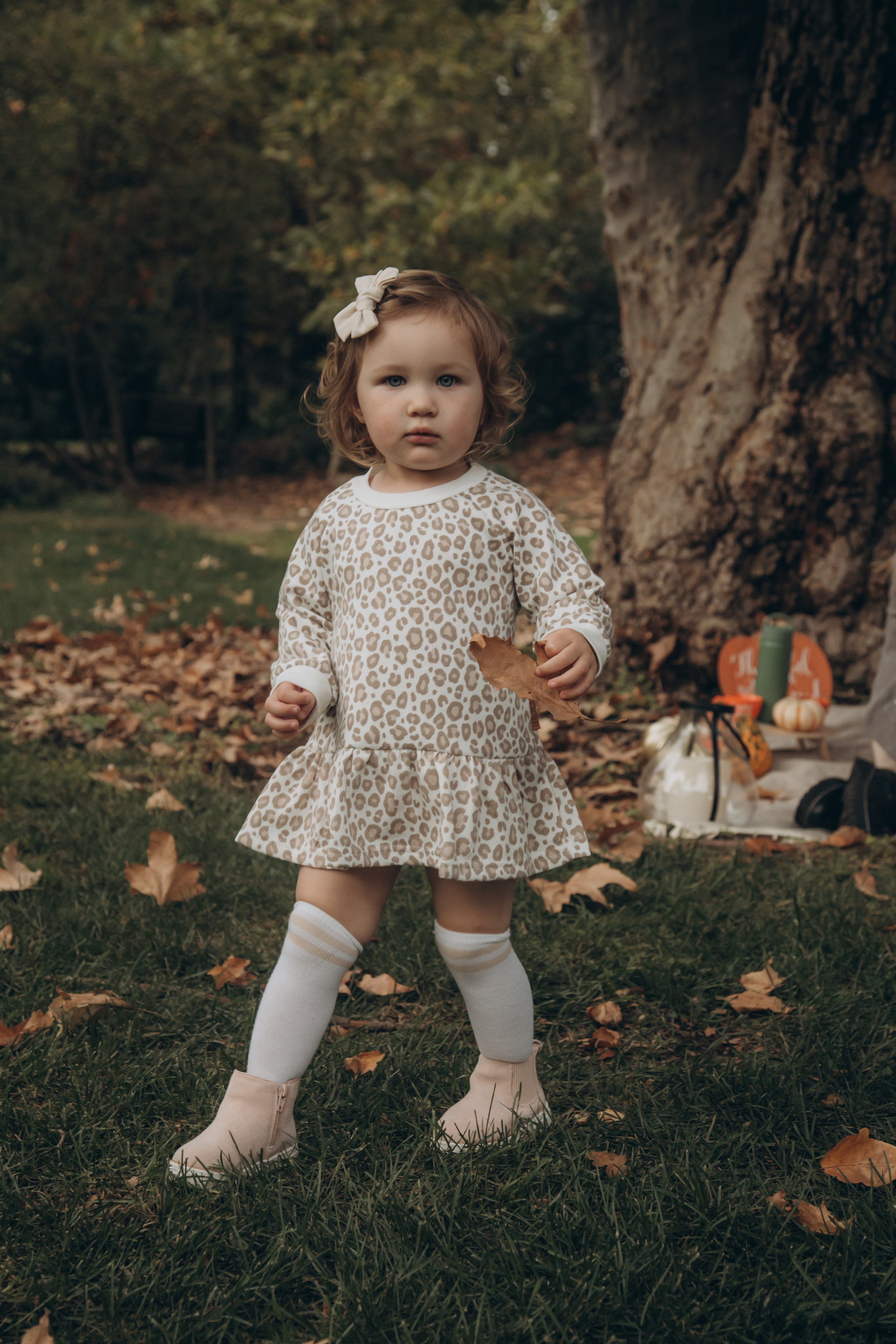 Family in nature. Family and children’s lifestyle photographer Elena Tumanova