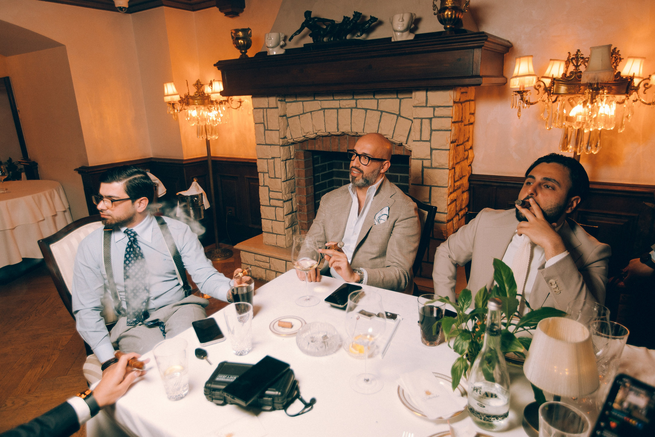 CIGAR CLUB. Wedding&Event photographer Ismail Rzayev in Baku