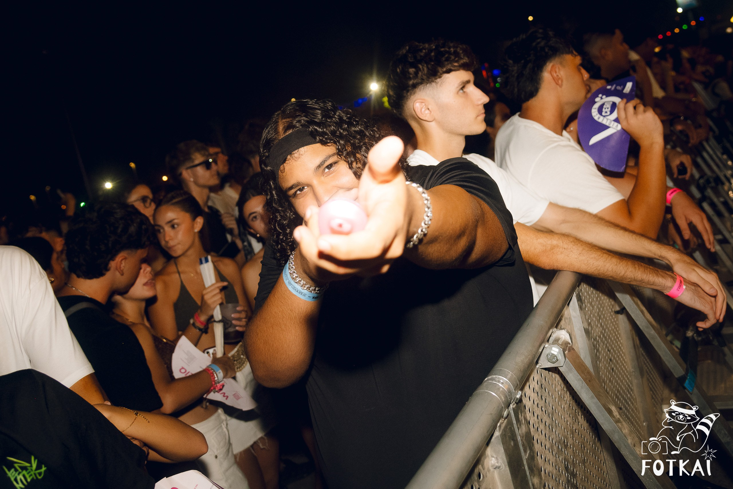 JC Reyes at Brilla Torrevieja Festival — Live Concert Photos in Torrevieja, Spain, 2026 | FOTKAI