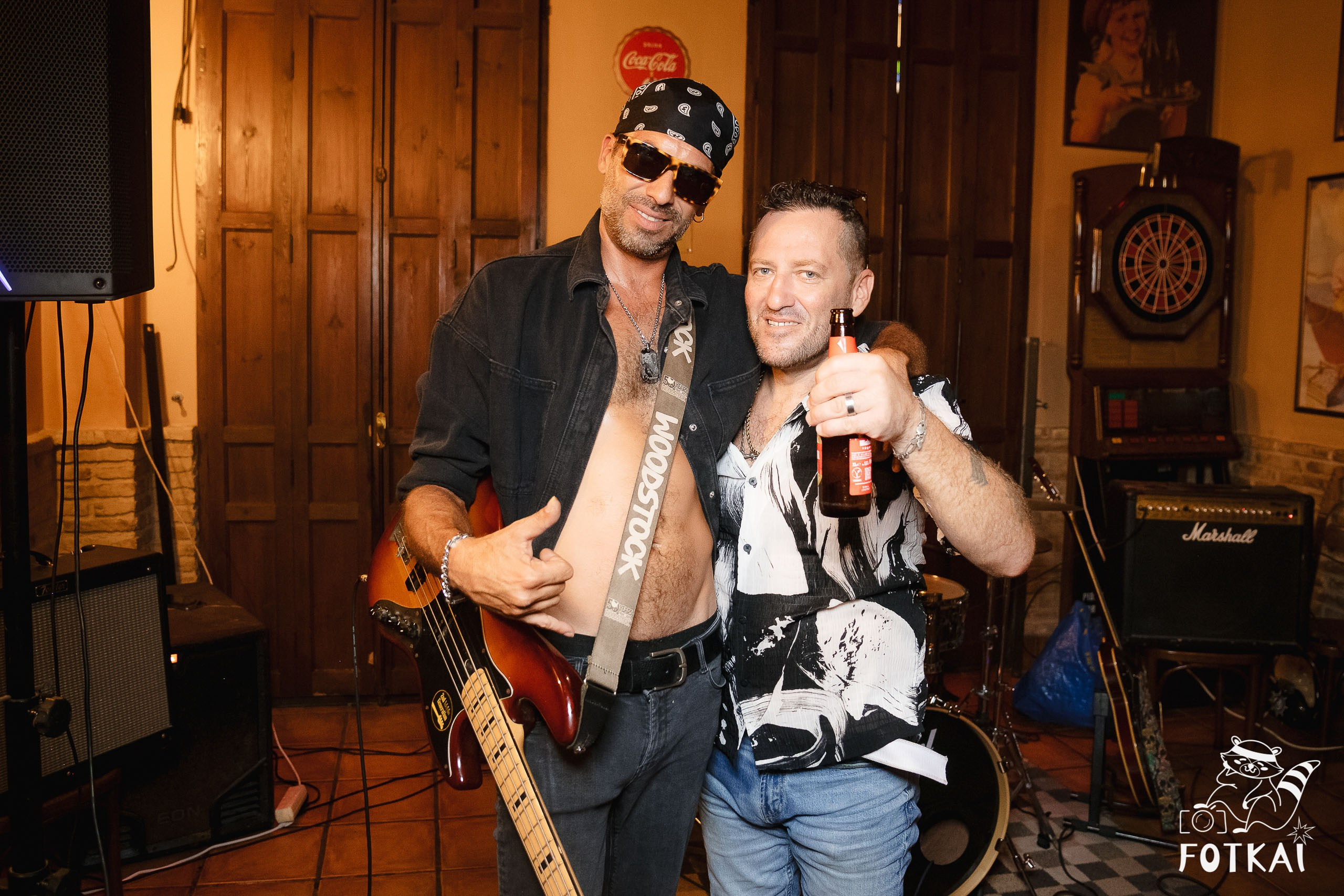 Stones of the Coast en Café Aljibe Rojales: Reportaje fotográfico 30.08.25 | FOTKAI